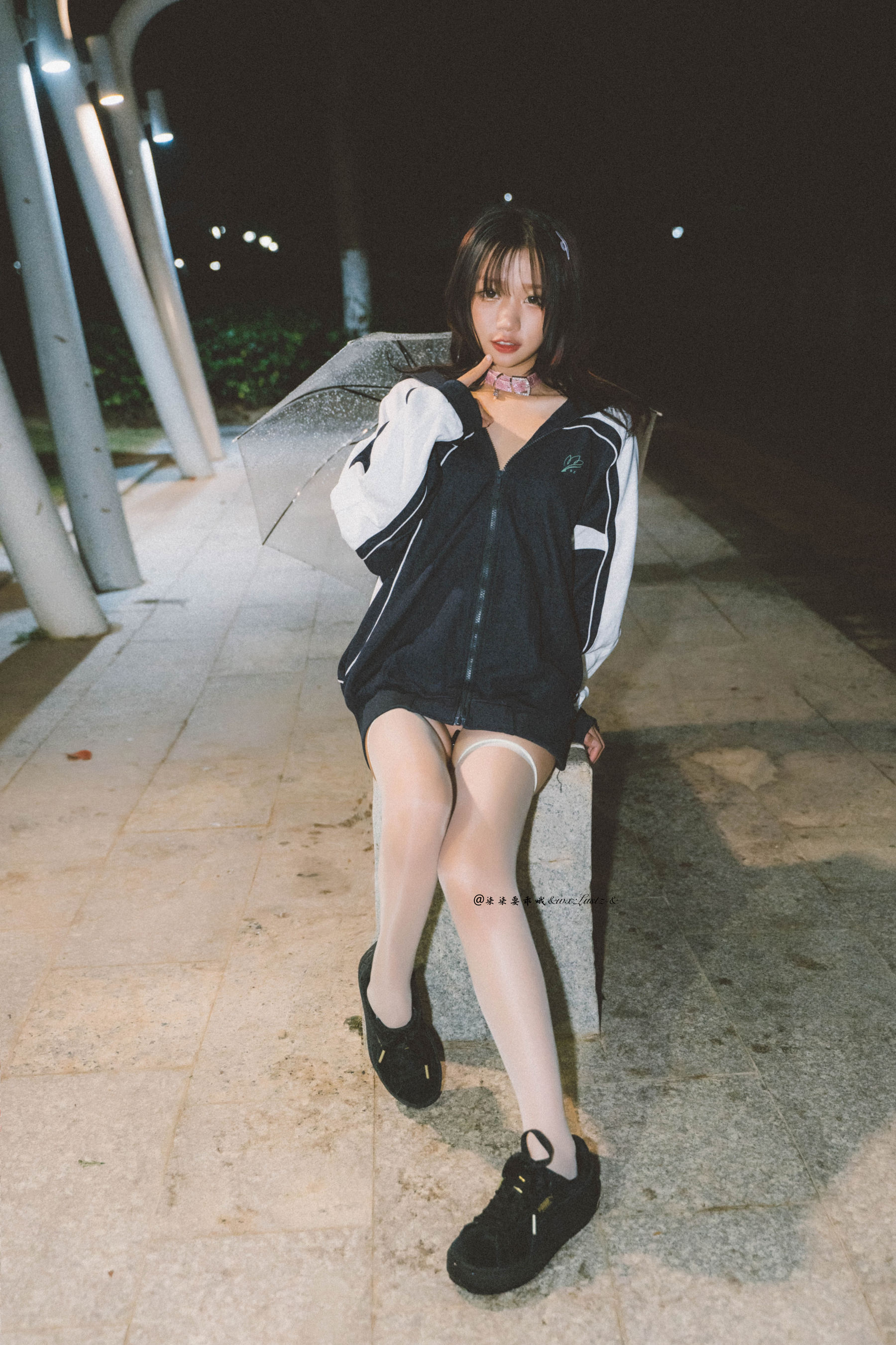 动漫博主柒柒要乖哦 – 校服 [40P] - 秀人网免费无水印在线套图写真