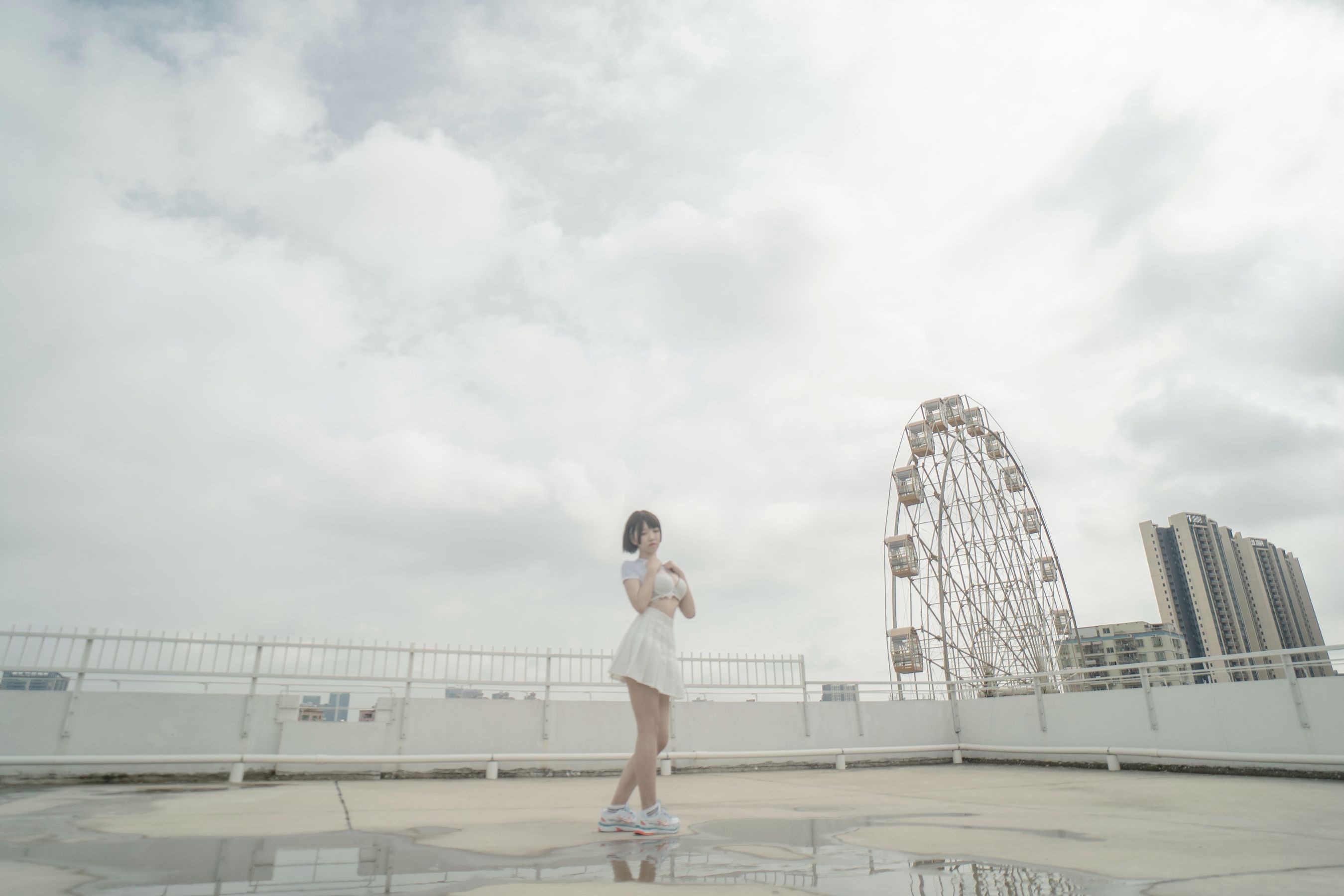 鬼马少女阿薰kaOri – 天台 [82P] - 秀人网免费无水印在线套图写真