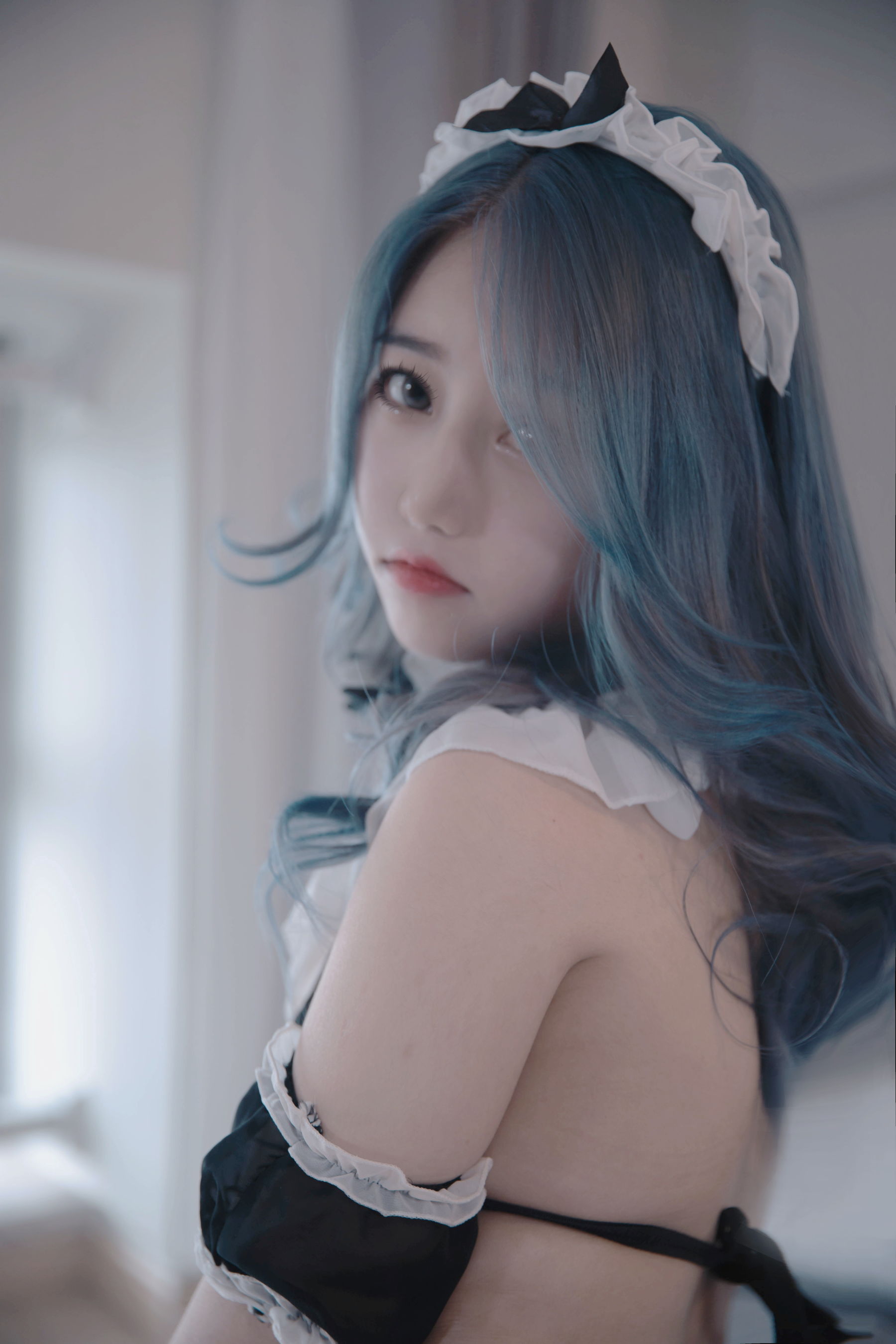 eloise软软 – 三点与黑丝 [30P] - 秀人网免费无水印在线套图写真