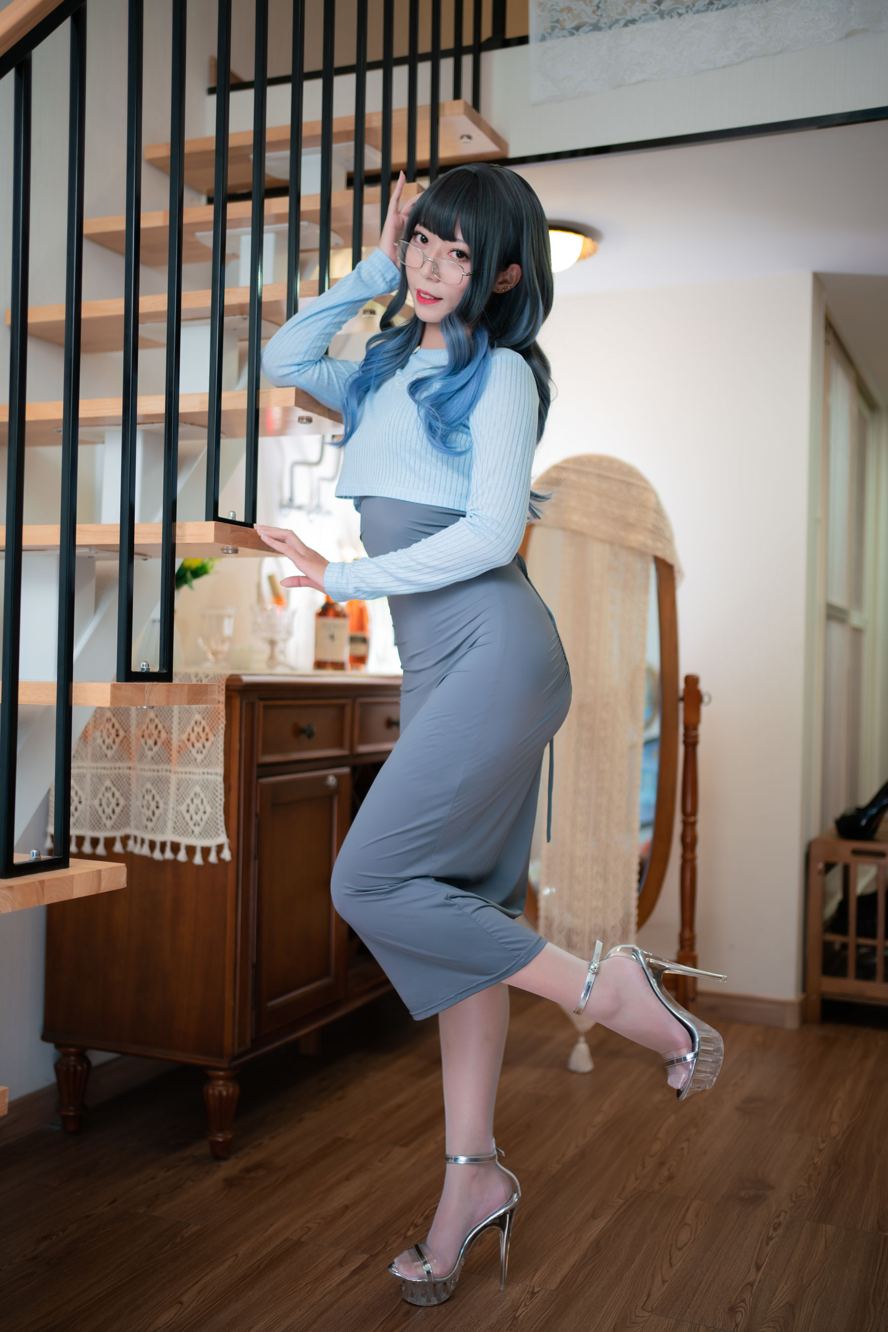 动漫博主Money冷冷 – 吉他少女 [120P] - 秀人网免费无水印在线套图写真