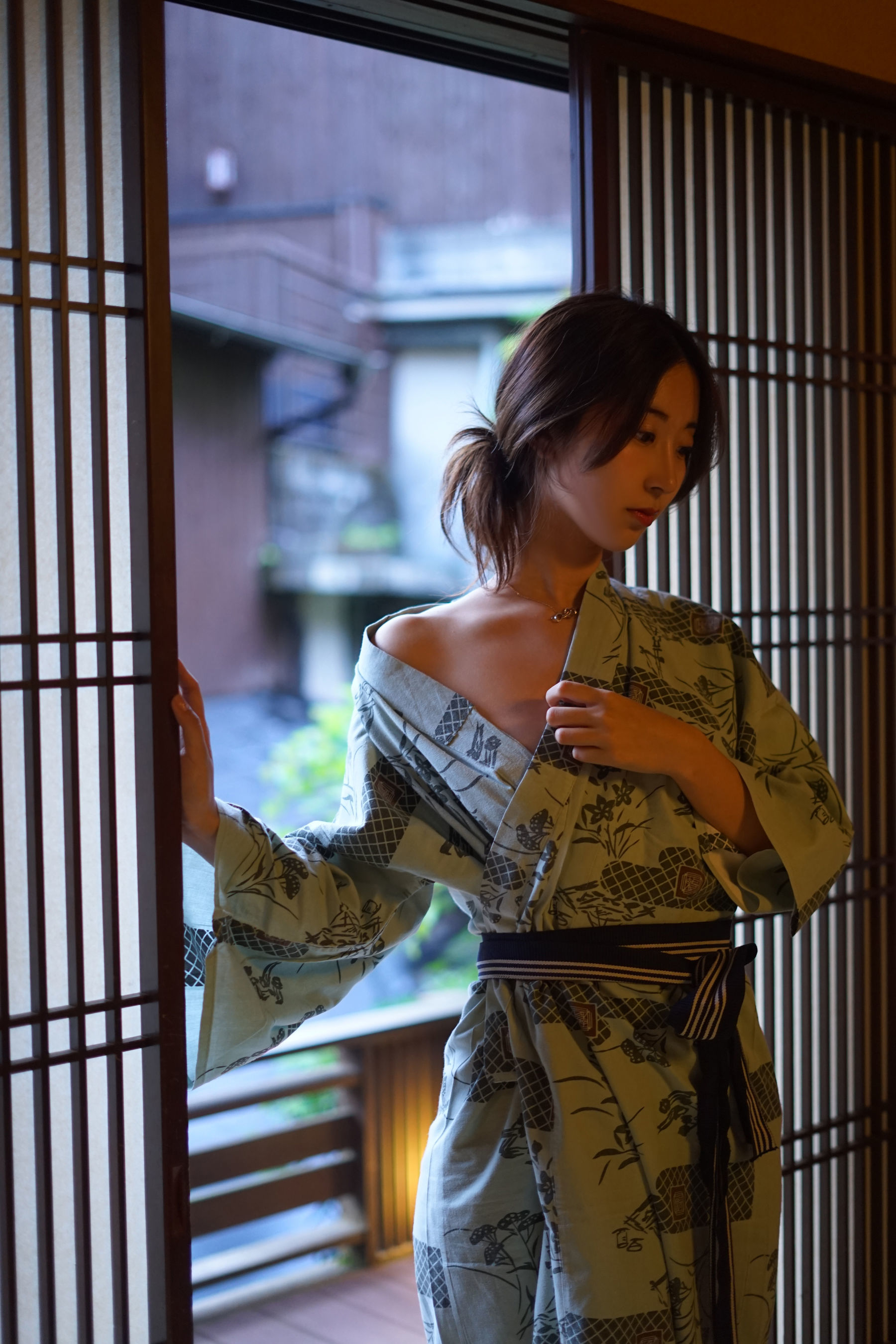 人气Coser黑川 温泉浴衣 [13P] - 秀人网免费无水印在线套图写真