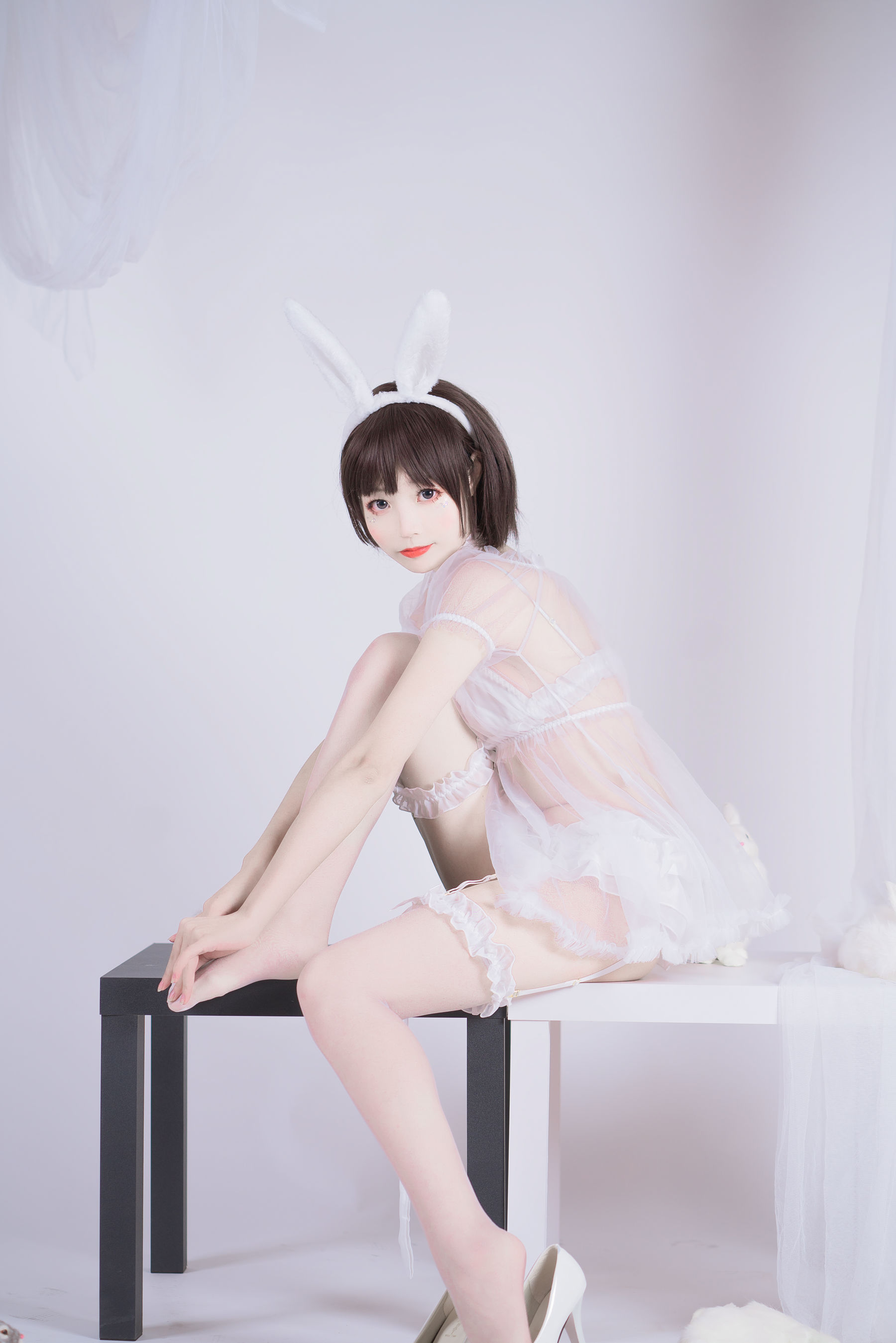 薄墨锦狐&#038;三笑 黑白兔子私房百合 [32P] - 秀人网免费无水印在线套图写真