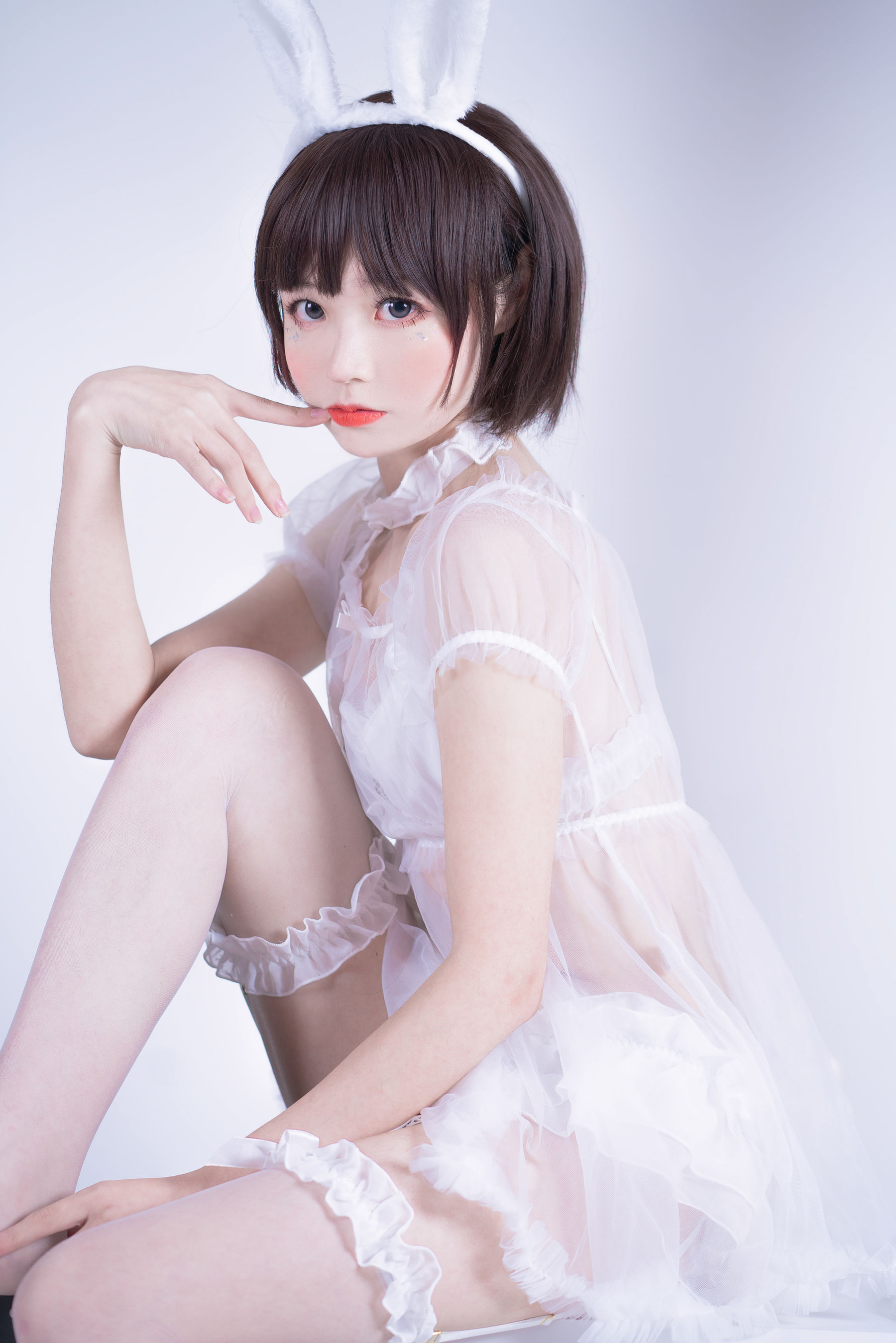 薄墨锦狐&#038;三笑 黑白兔子私房百合 [32P] - 秀人网免费无水印在线套图写真