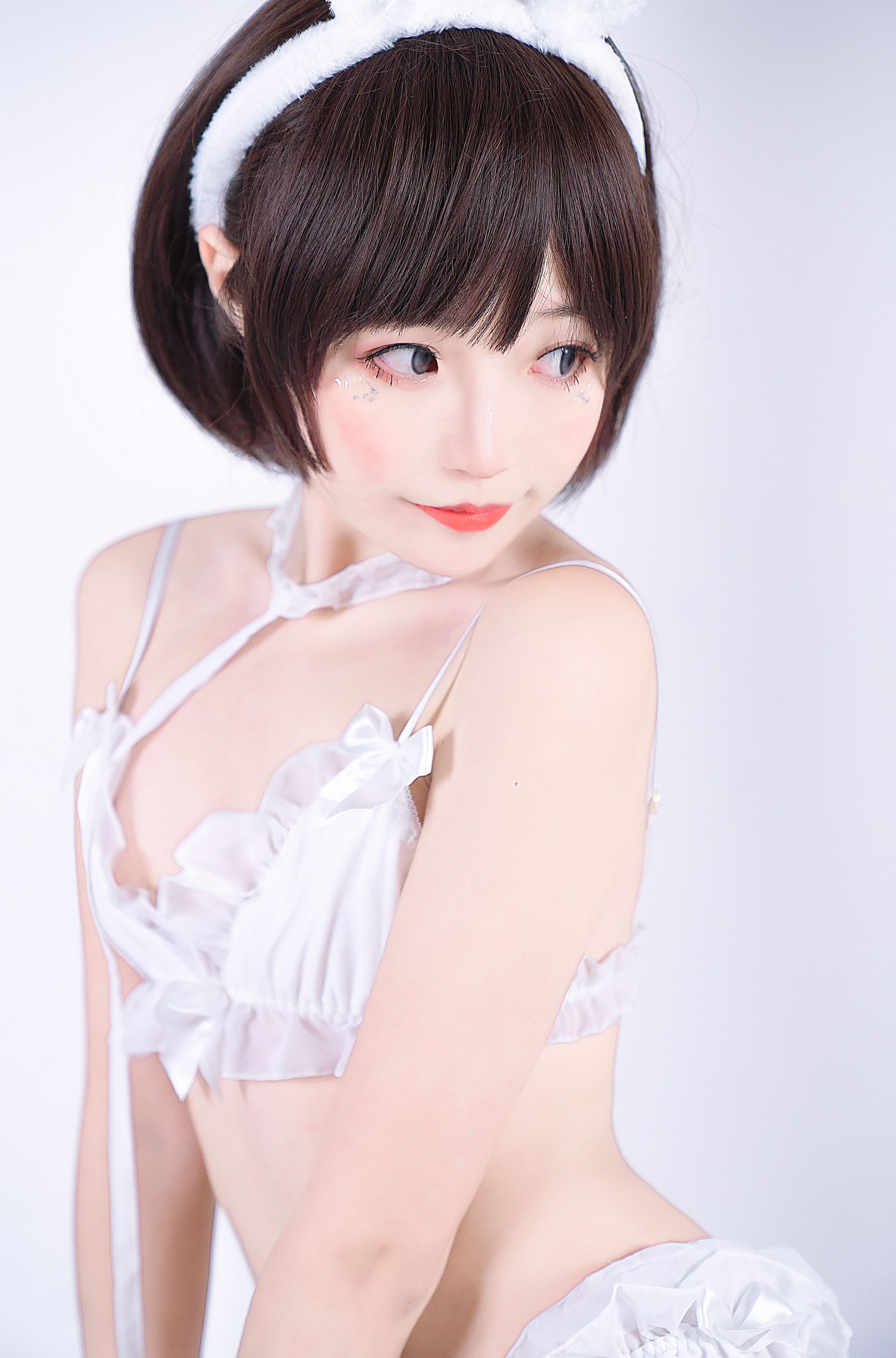 薄墨锦狐&#038;三笑 黑白兔子私房百合 [32P] - 秀人网免费无水印在线套图写真