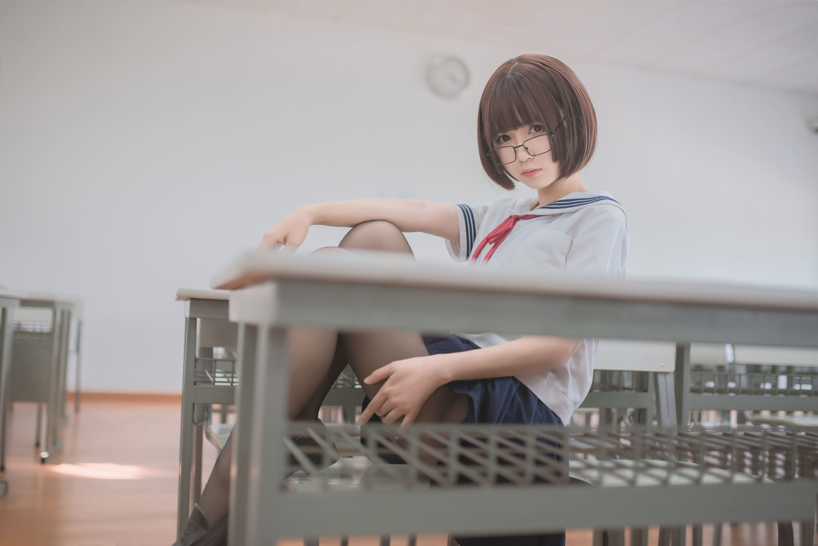 [萝莉COS] 白金Saki – 蘑菇头黑丝JK [26P] - 秀人网免费无水印在线套图写真