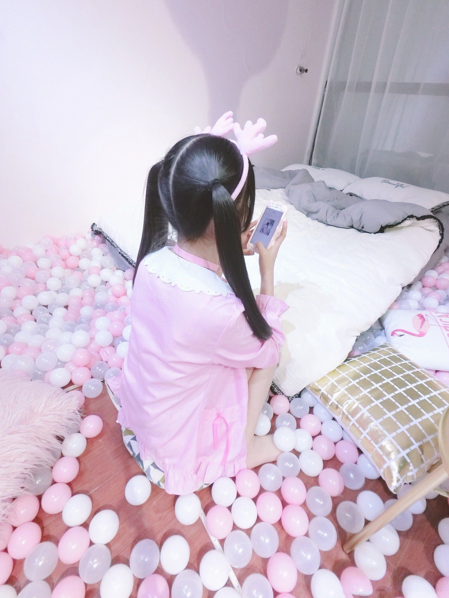 似喵 – 睡衣 [30P] - 秀人网免费无水印在线套图写真