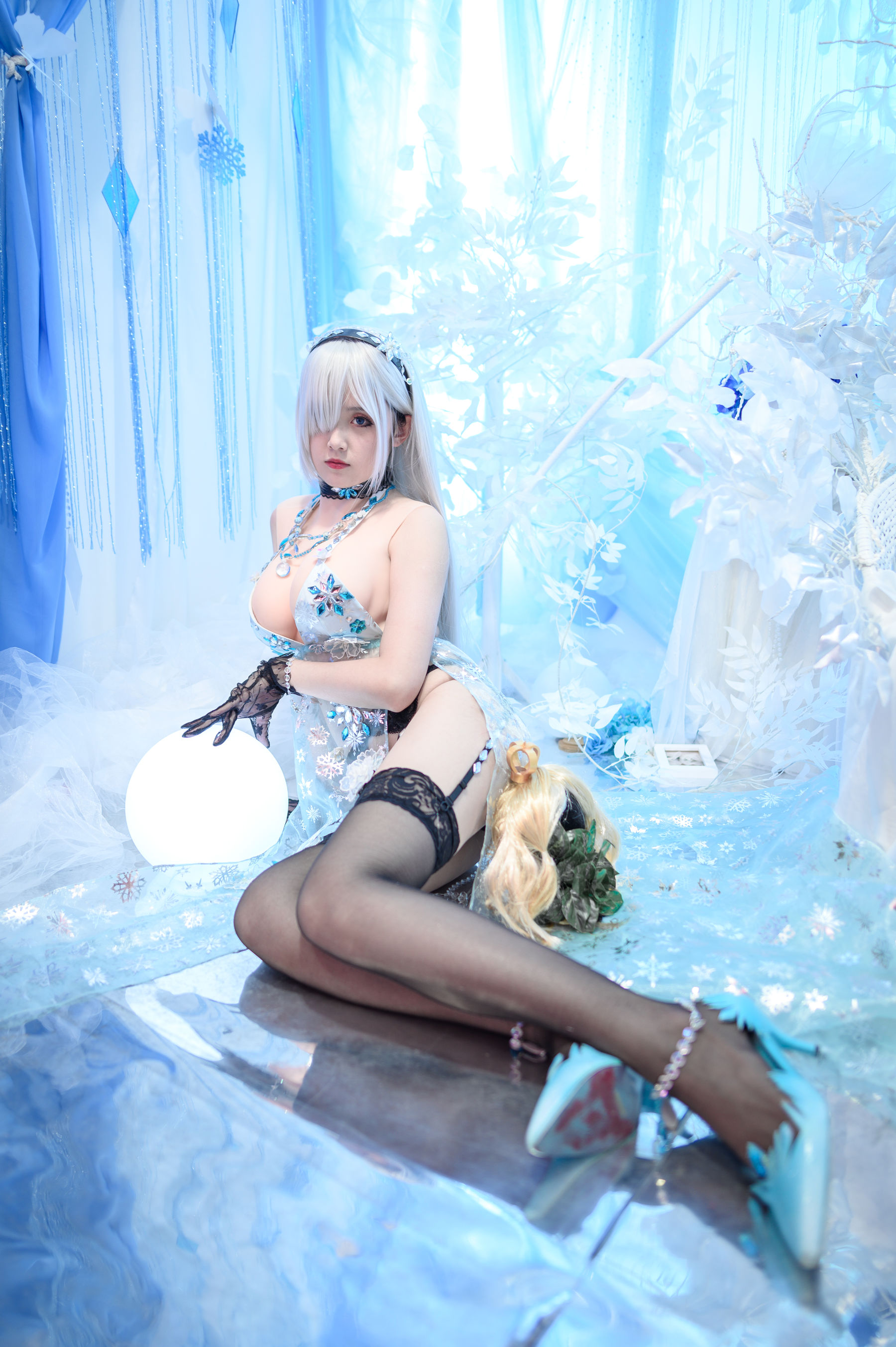 Coser小姐姐Akisoso秋楚楚 女皇 [28P] - 秀人网免费无水印在线套图写真