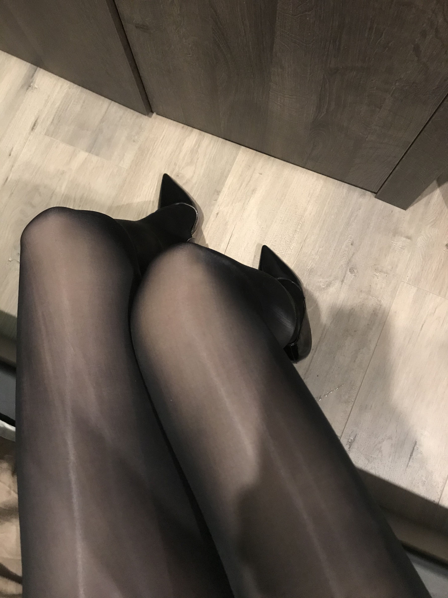 丝足博主麋鹿_Monroe 2020.03.07 黑丝长腿 [36P] - 秀人网免费无水印在线套图写真