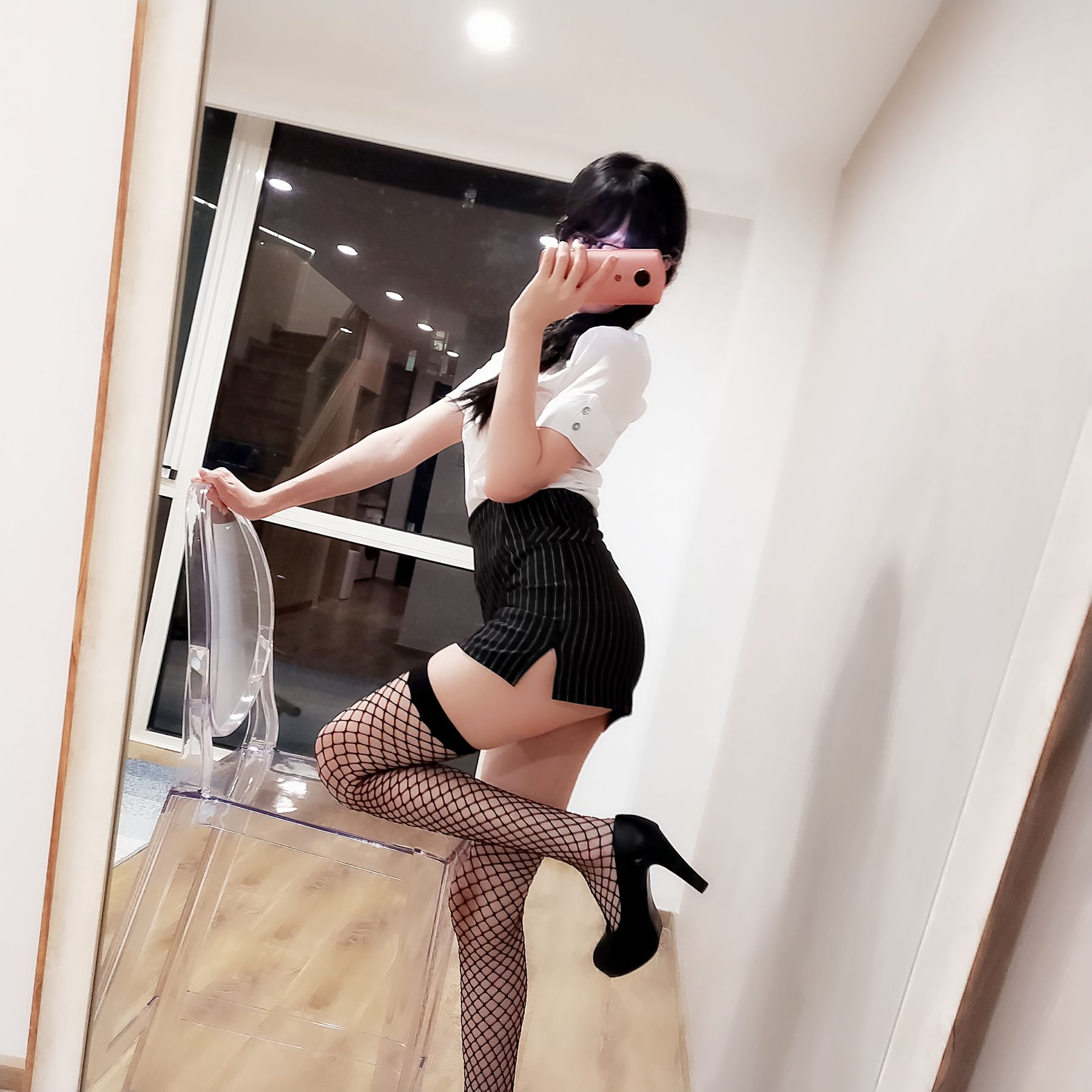 NAGISA魔物喵[fantia] – 黑丝网袜ol~~~ [21P] - 秀人网免费无水印在线套图写真