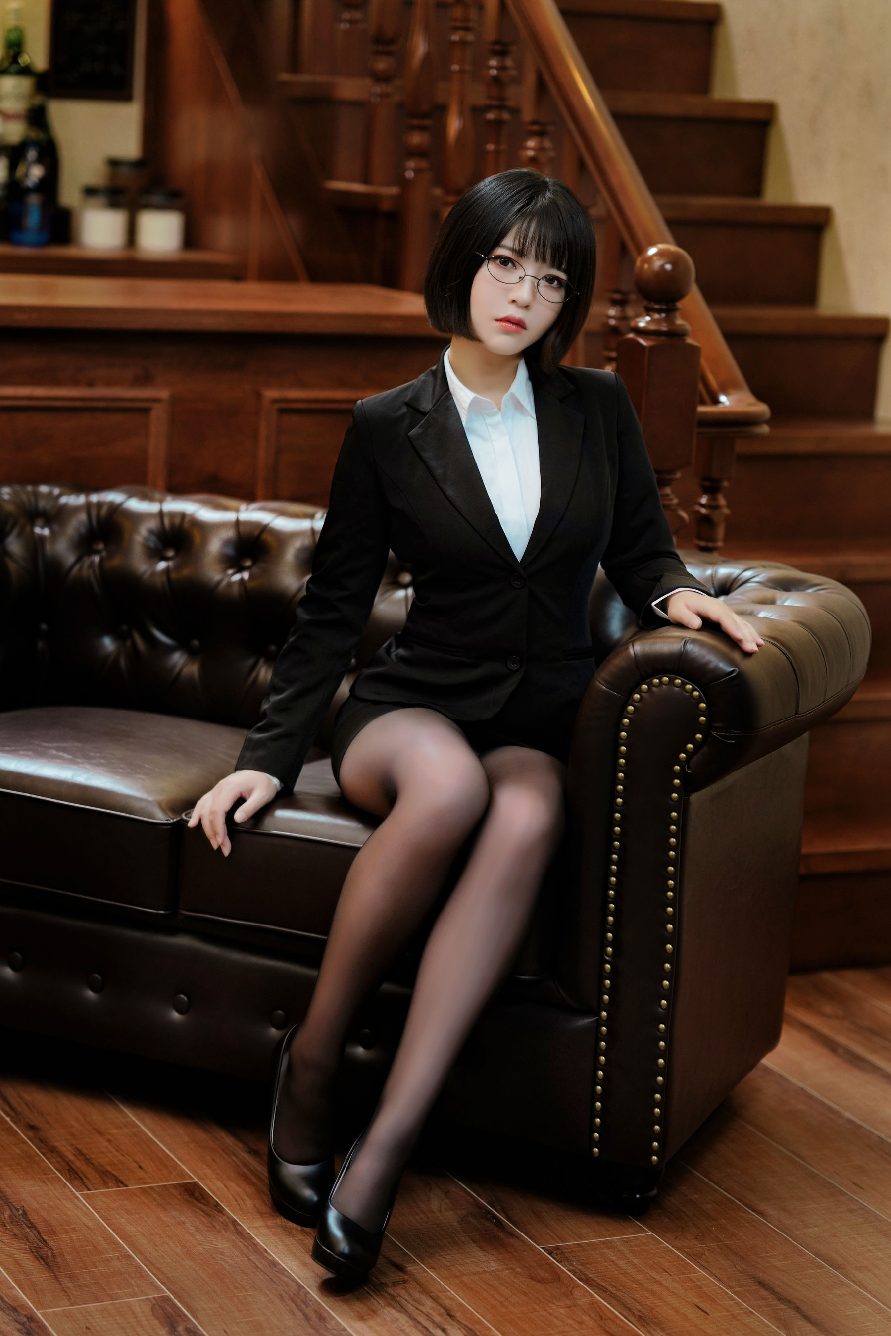 半半子 – OL様 [37P] - 秀人网免费无水印在线套图写真