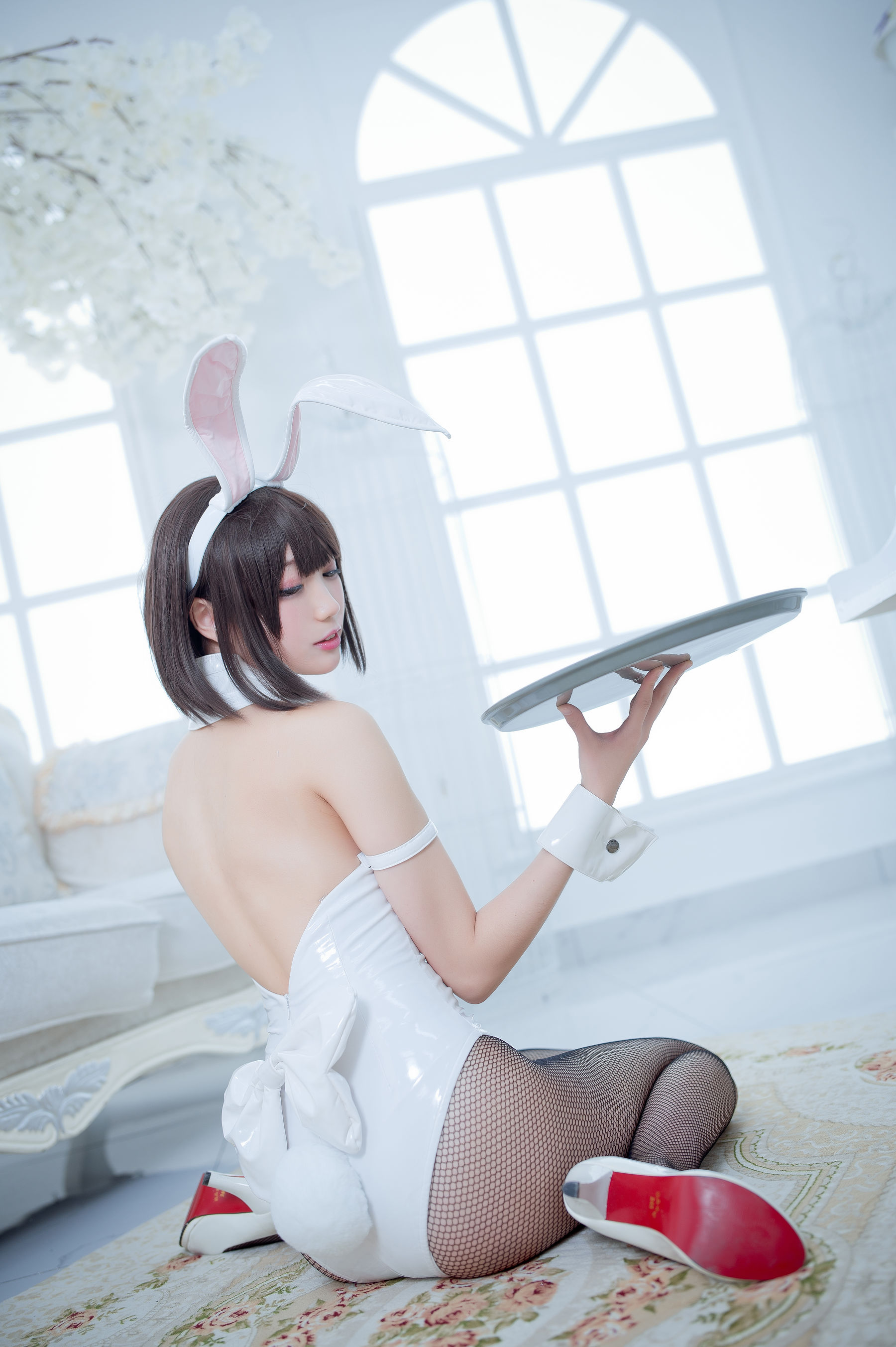 周叽是可爱兔兔 – 加藤惠兔女郎 [32P] - 秀人网免费无水印在线套图写真