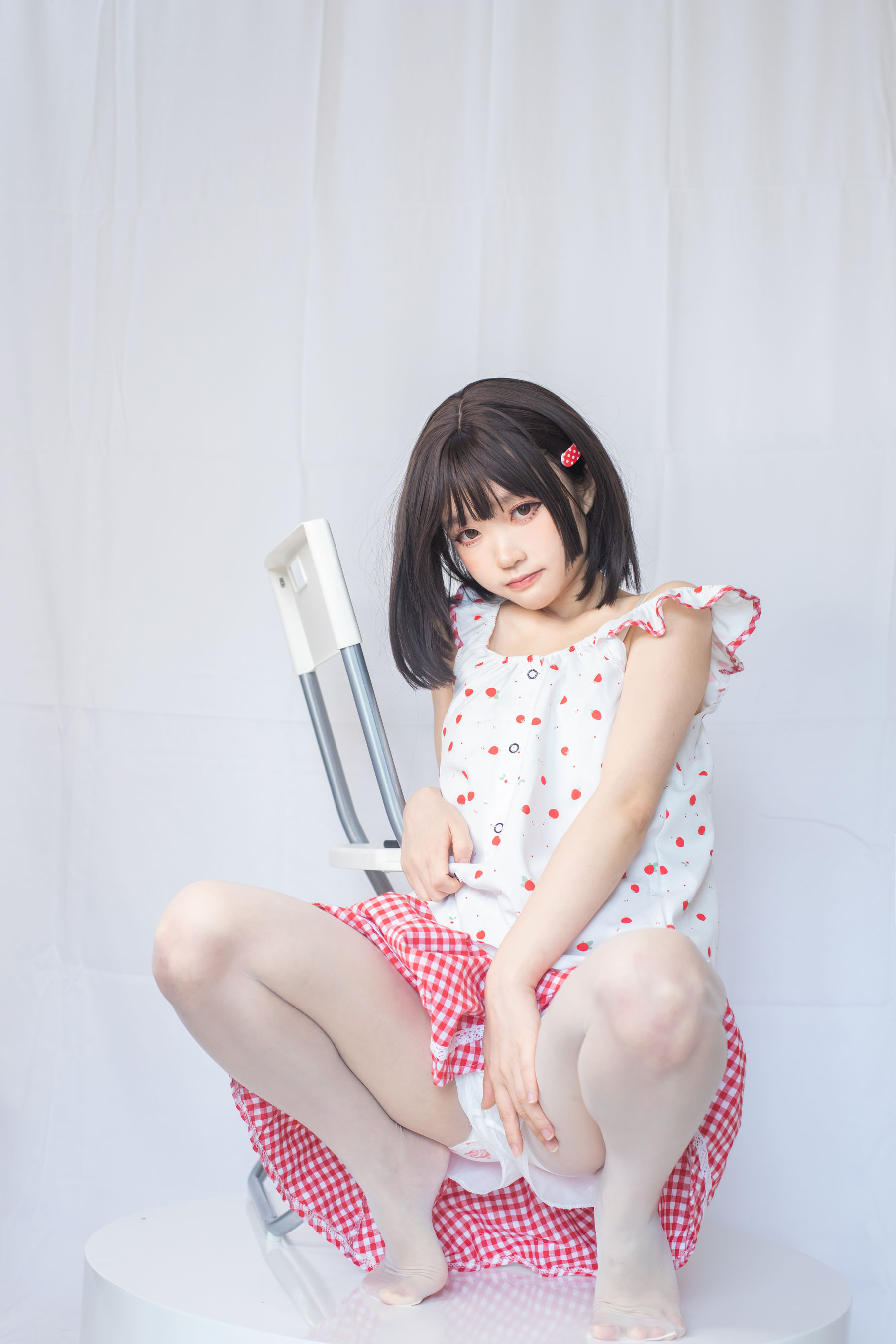 神沢永莉 – 粉色格子裙 [19P] - 秀人网免费无水印在线套图写真