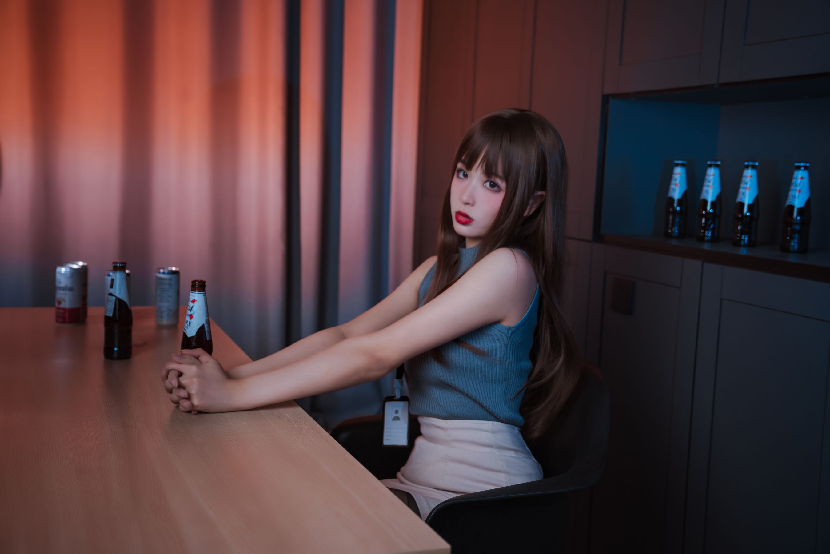 轩萧学姐 – 微醺喝醉了OL [57P] - 秀人网免费无水印在线套图写真