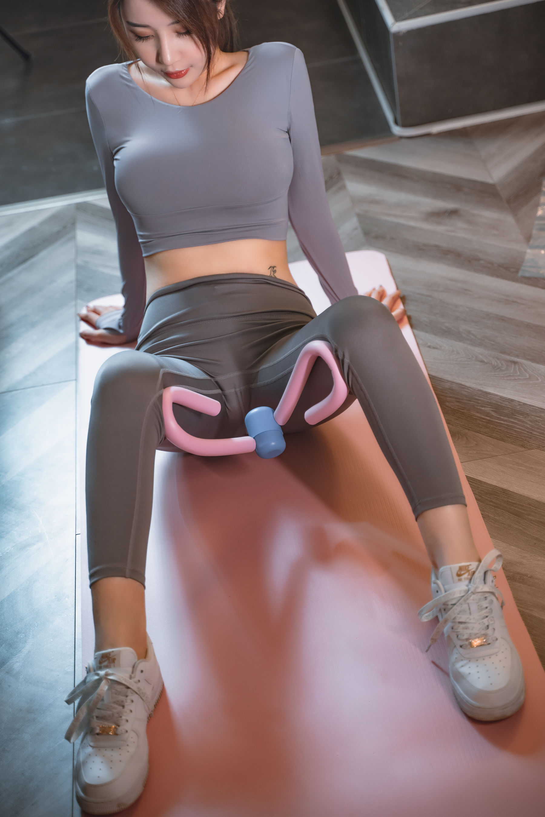 蜜蜜子Kimmie – After fitness [22P] - 秀人网免费无水印在线套图写真