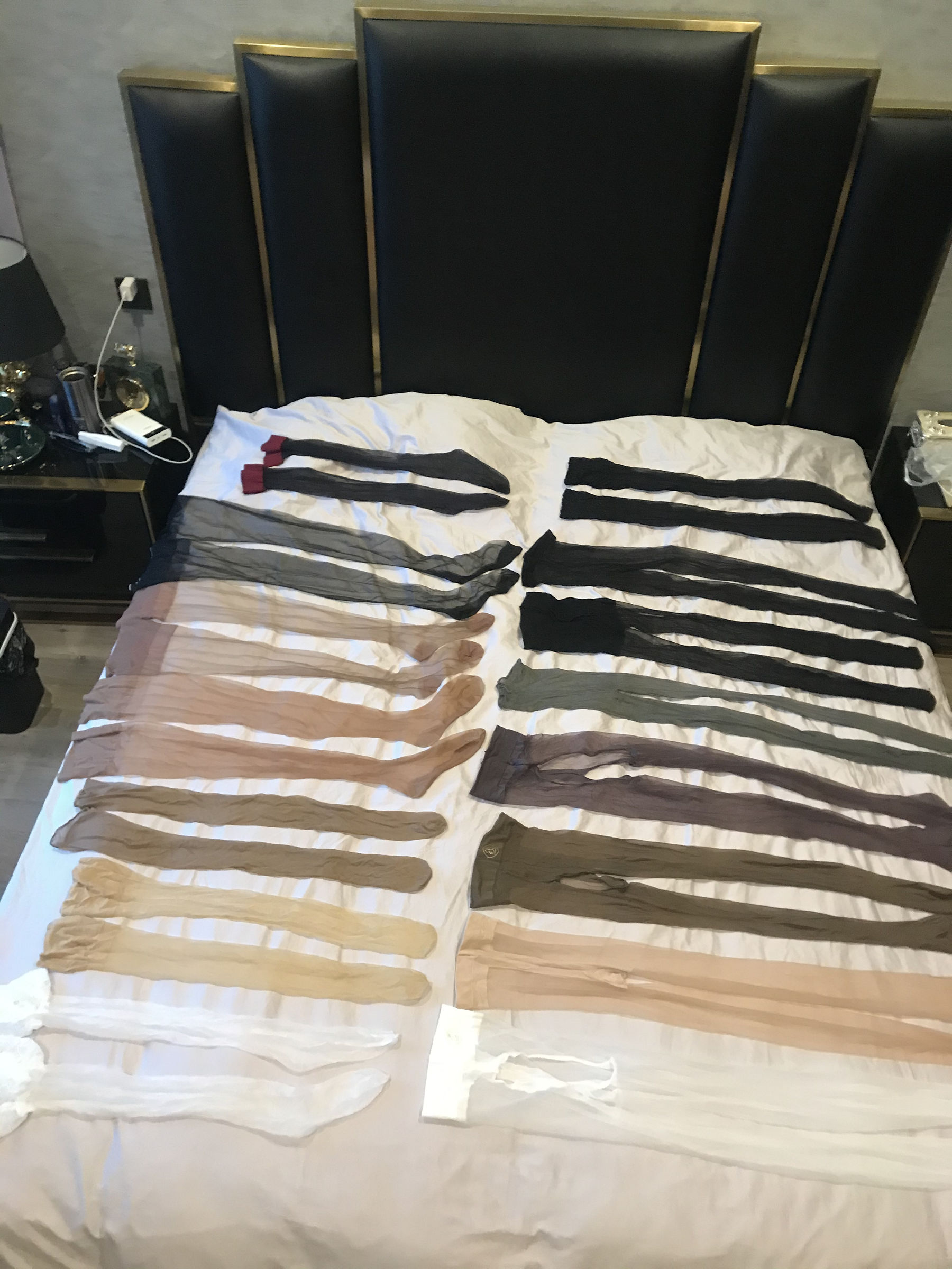 丝足博主麋鹿_Monroe 2020.04.23 丝袜展示 [56P] - 秀人网免费无水印在线套图写真