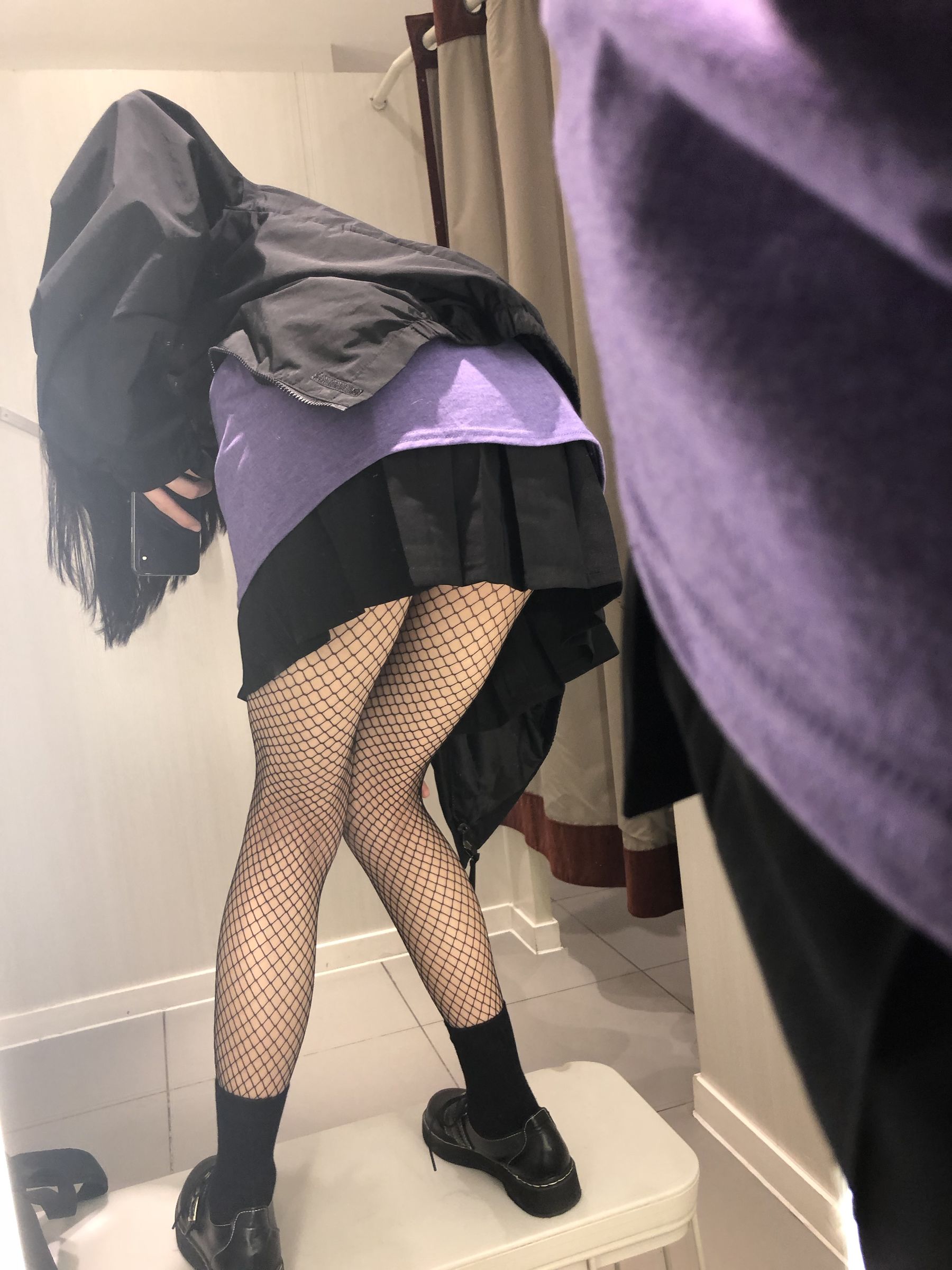 萌妹子眼酱大魔王w 试衣间 [27P] - 秀人网免费无水印在线套图写真