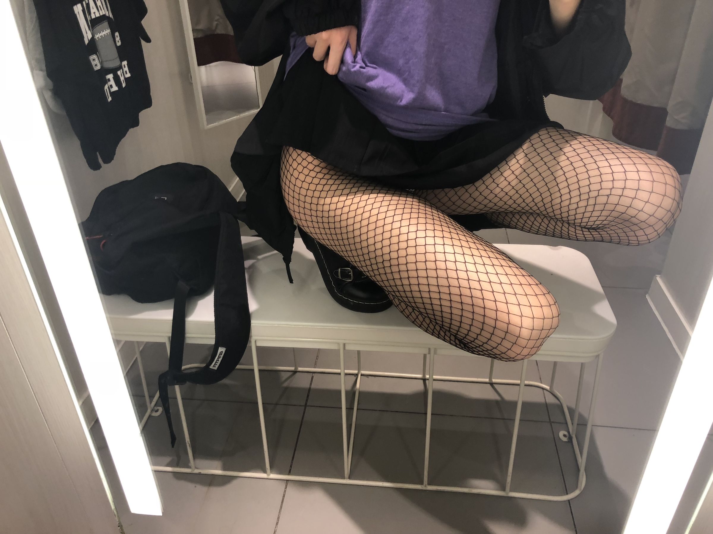 萌妹子眼酱大魔王w 试衣间 [27P] - 秀人网免费无水印在线套图写真