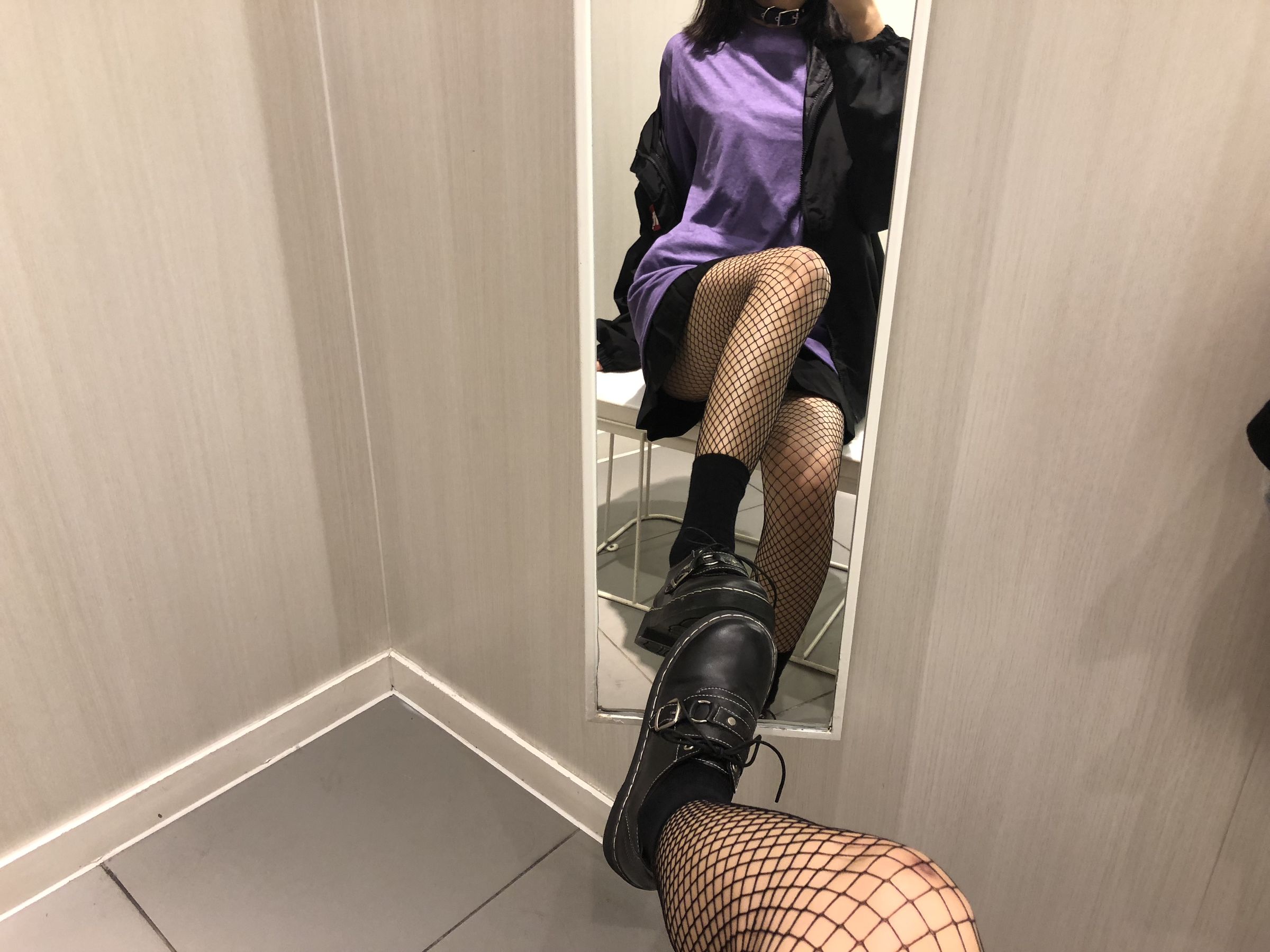 萌妹子眼酱大魔王w 试衣间 [27P] - 秀人网免费无水印在线套图写真