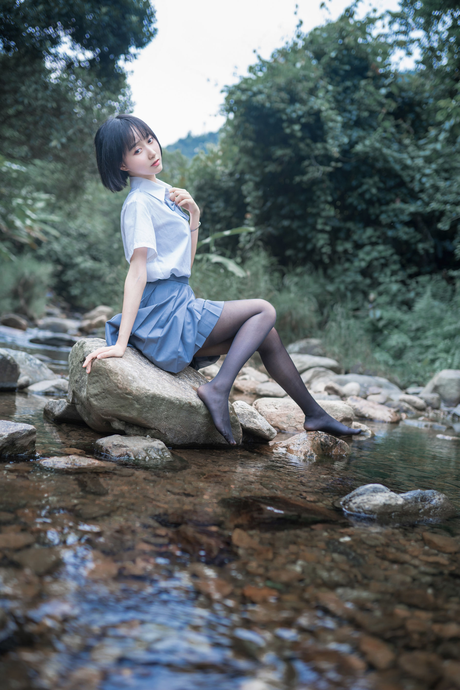 萌系小姐姐木绵绵OwO 水色溪边制服 [51P] - 秀人网免费无水印在线套图写真