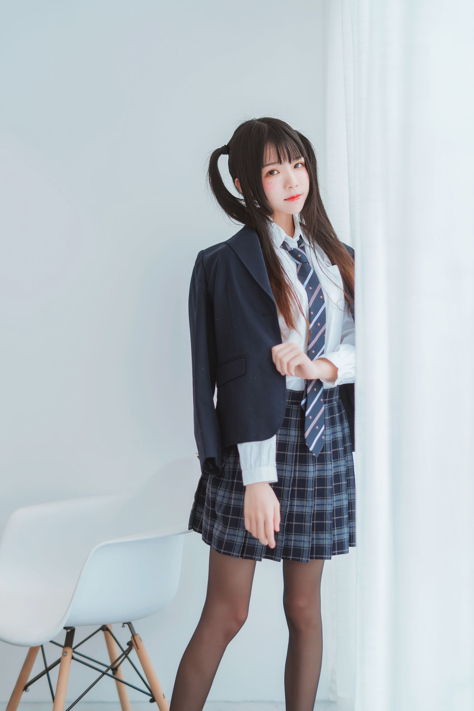[萝莉COS] 桜桃喵 – 冬季制服丝秀 [45P] - 秀人网免费无水印在线套图写真