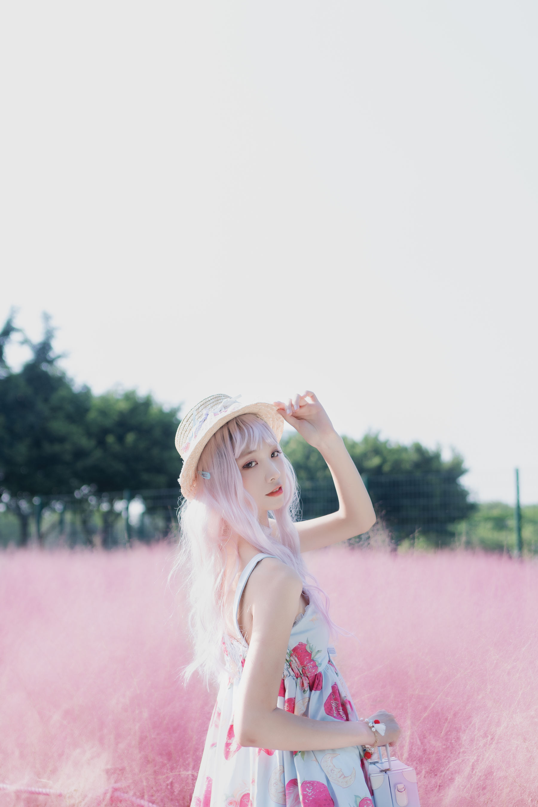 清纯妹子西瓜 粉草 [15P] - 秀人网免费无水印在线套图写真