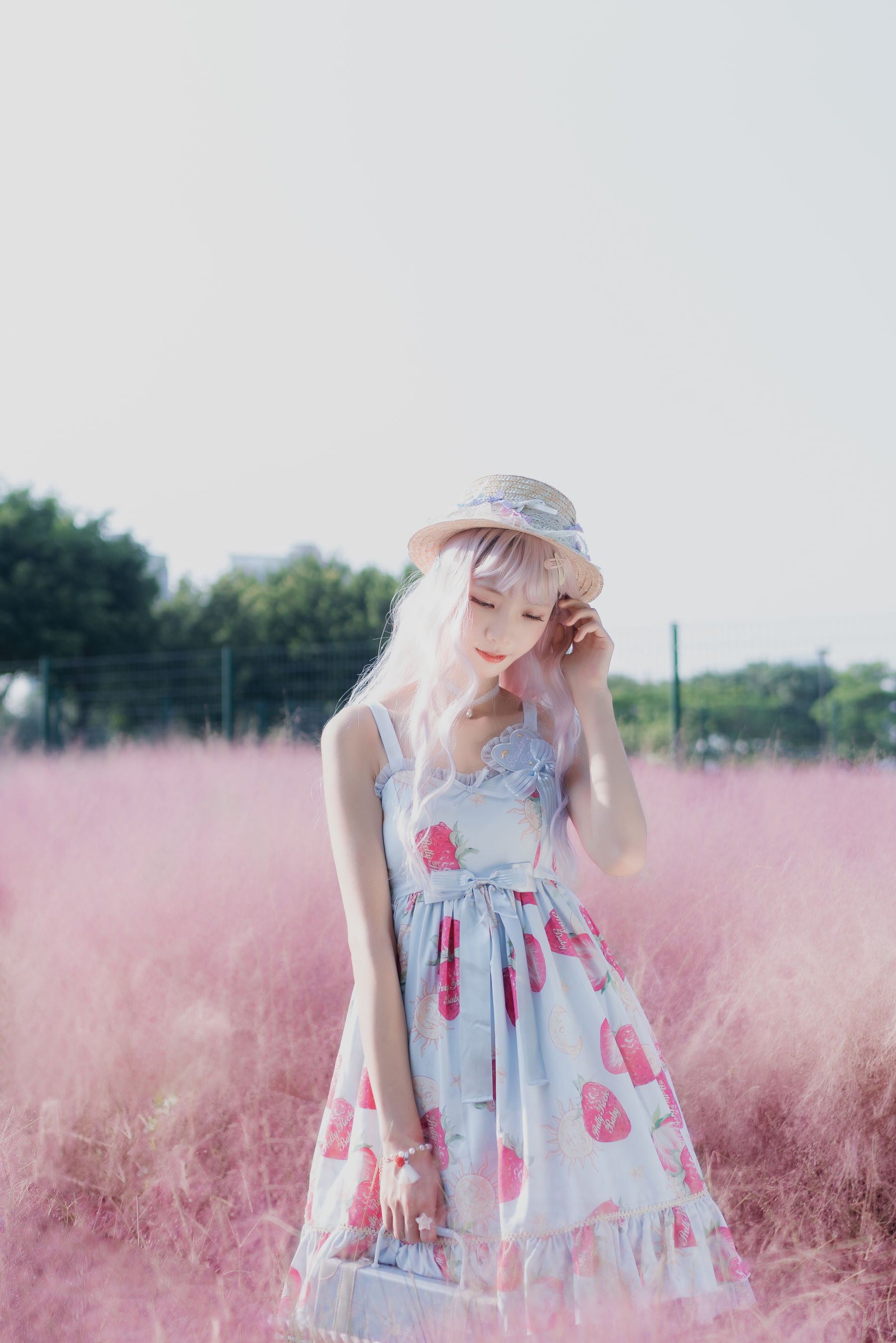 清纯妹子西瓜 粉草 [15P] - 秀人网免费无水印在线套图写真