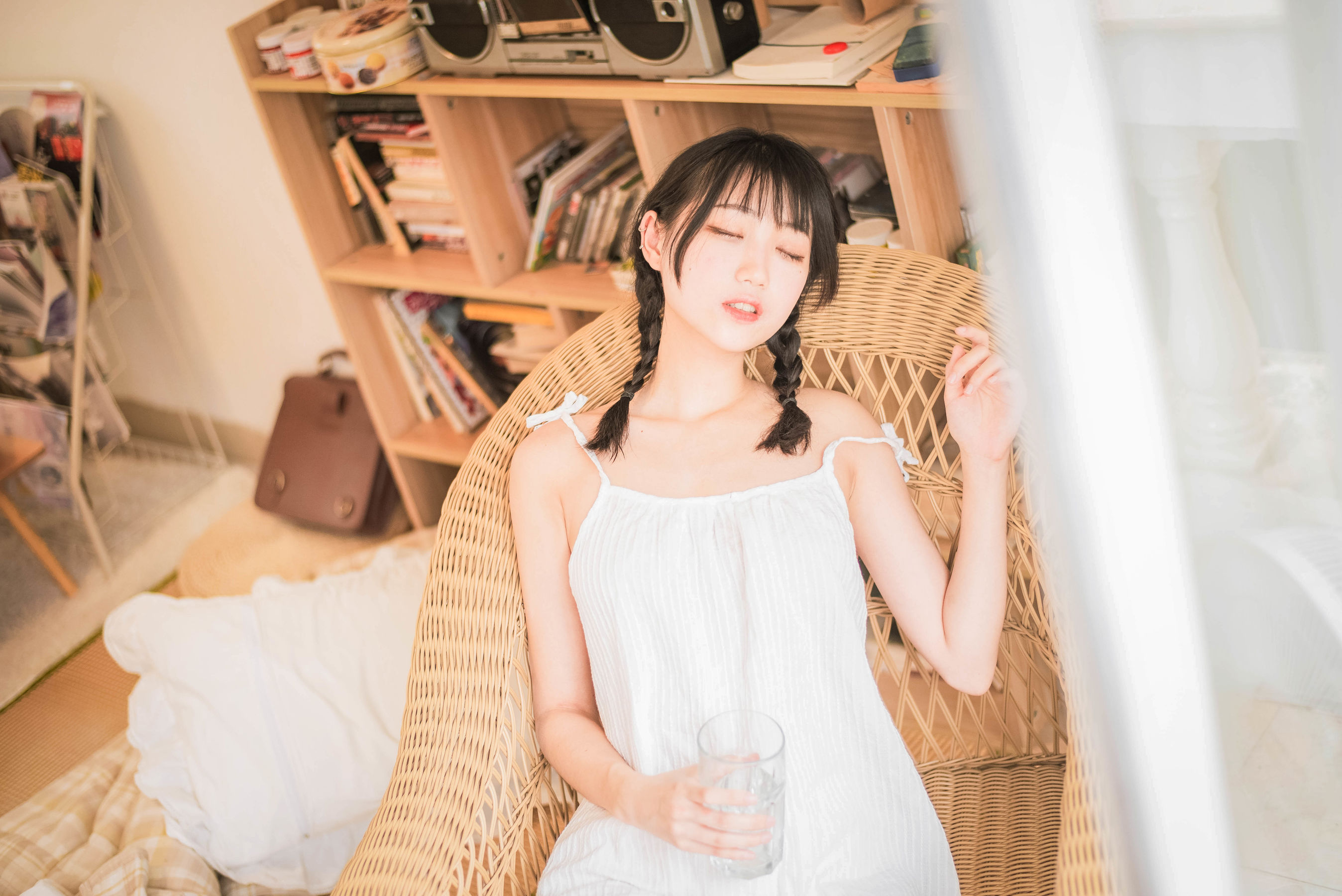 周叽是可爱兔兔 – 盛夏 [19P] - 秀人网免费无水印在线套图写真