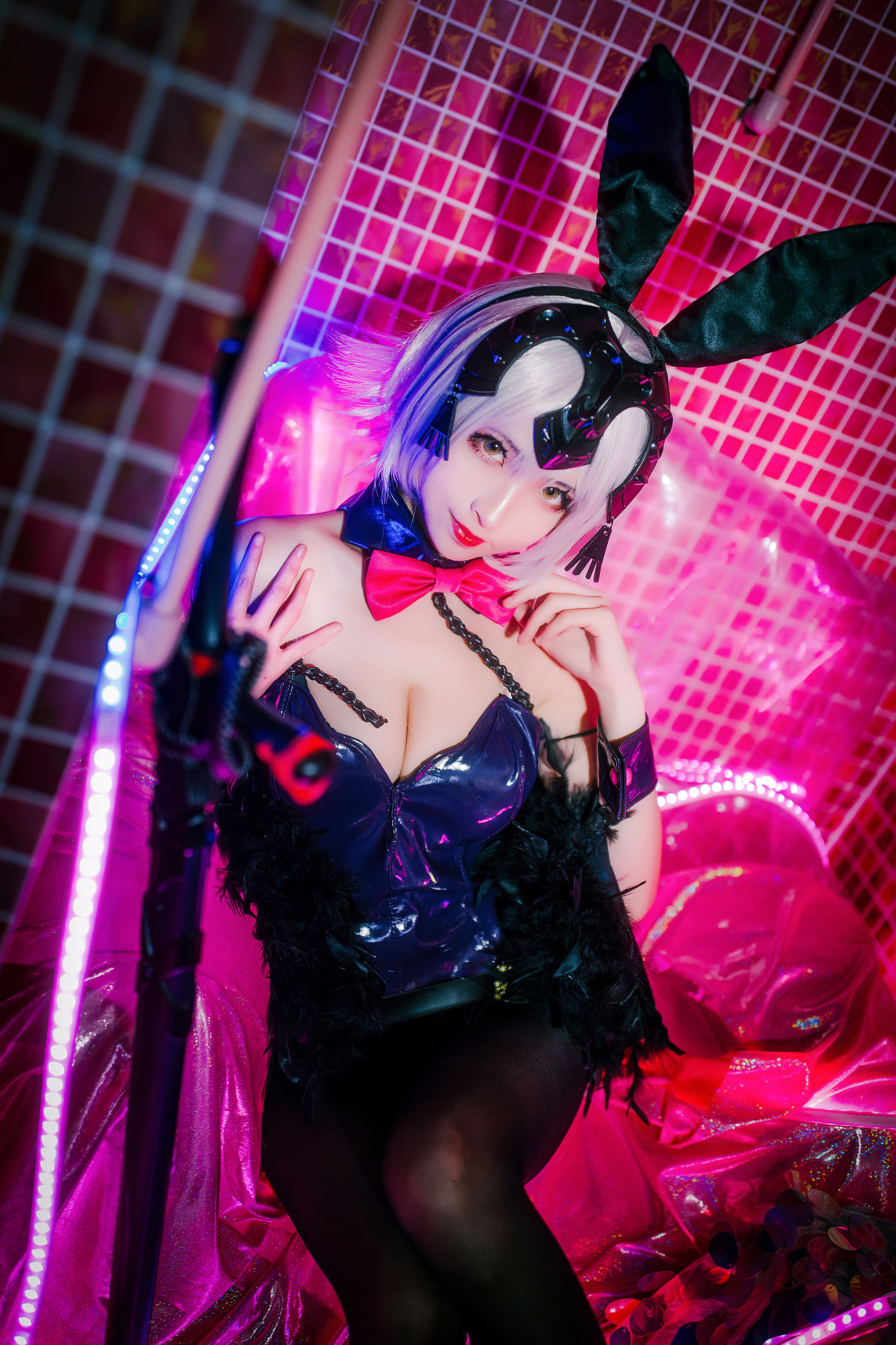 COS福利rioko凉凉子 兔女郎 [13P] - 秀人网免费无水印在线套图写真