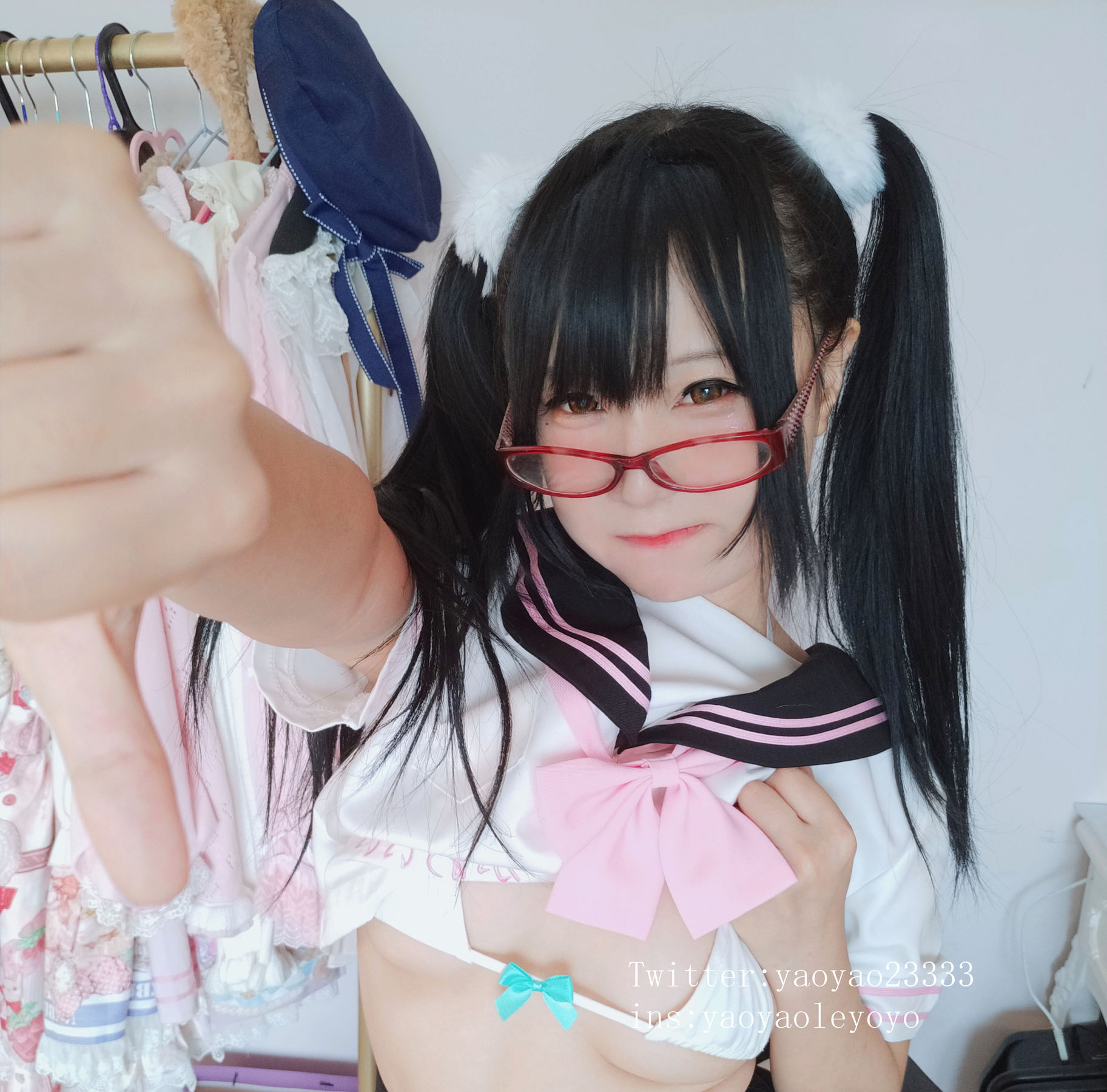 [Cosplay写真] 萌妹子Coser摇摇乐yoyo – 黑丝小恶魔 [92P] - 秀人网免费无水印在线套图写真