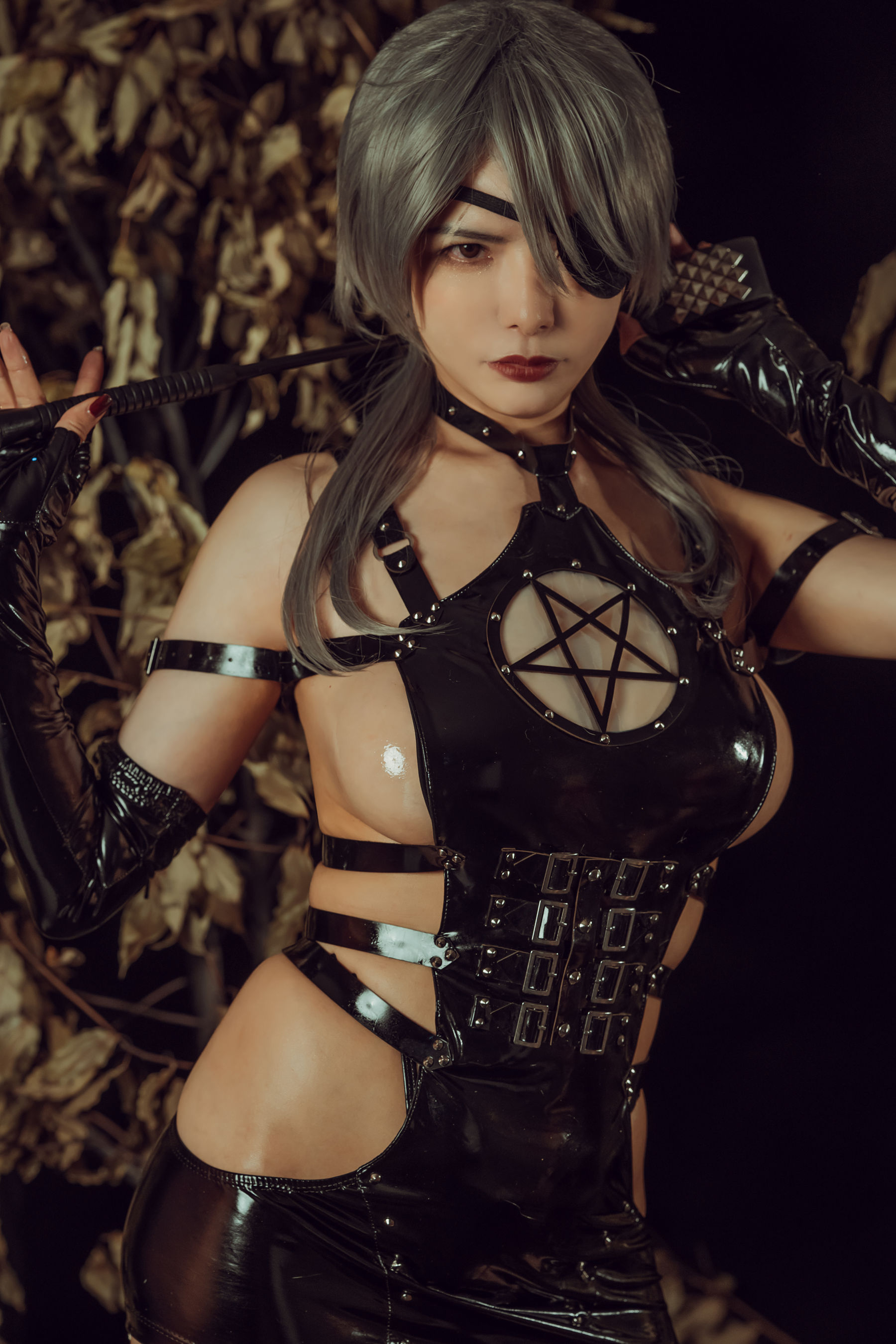 秋和柯基(夏小秋秋秋) – 猎魔人 [40P] - 秀人网免费无水印在线套图写真