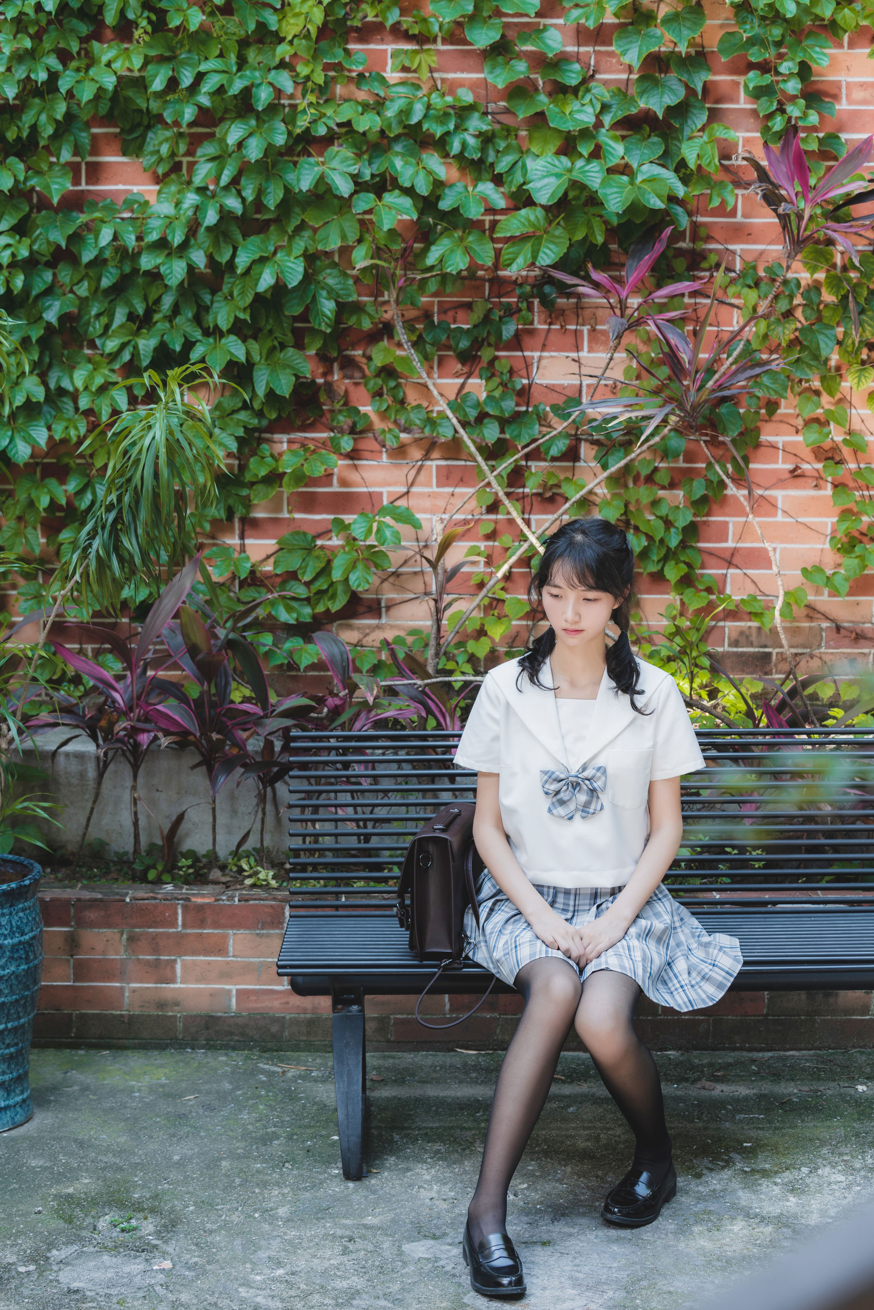 清纯妹子西瓜 凤凰新村 [53P] - 秀人网免费无水印在线套图写真