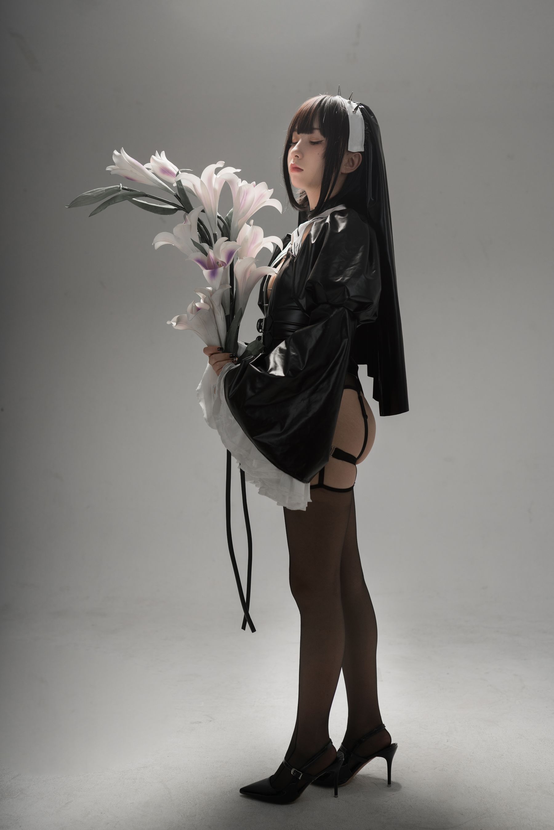 花铃 – 杀戮修女 [89P] - 秀人网免费无水印在线套图写真