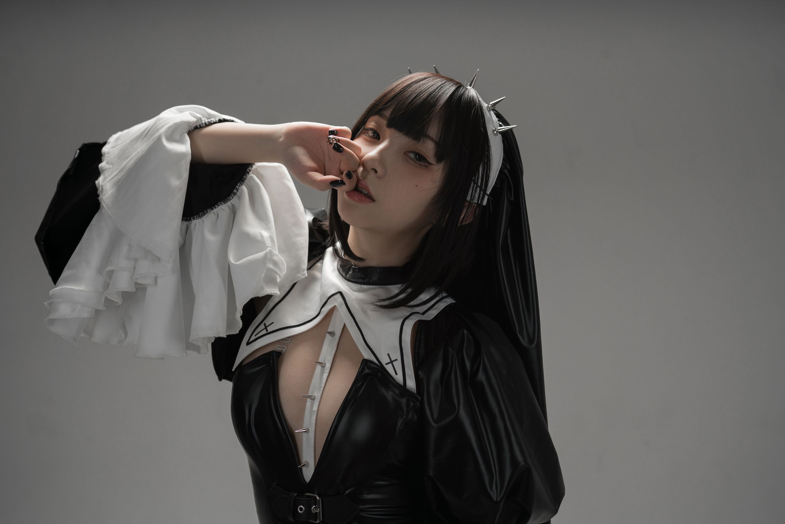 花铃 – 杀戮修女 [89P] - 秀人网免费无水印在线套图写真