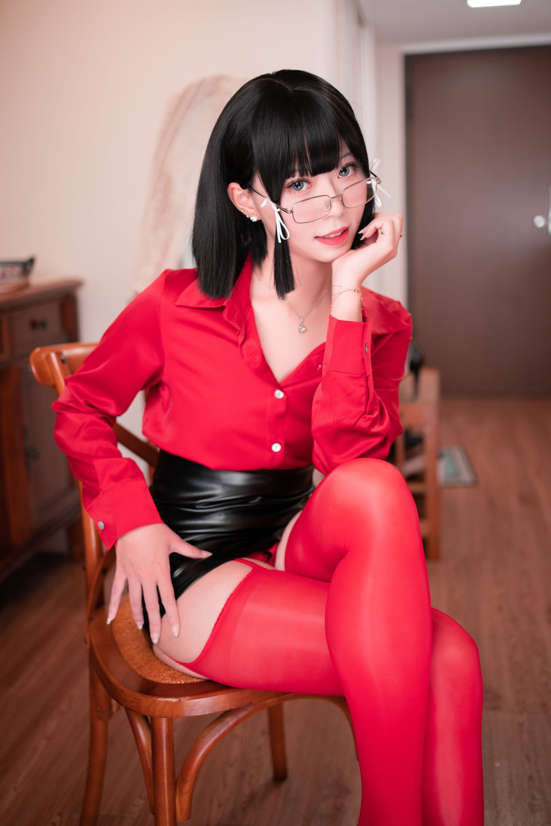 动漫博主Money冷冷 – 辉夜姬OL制服 [135P] - 秀人网免费无水印在线套图写真