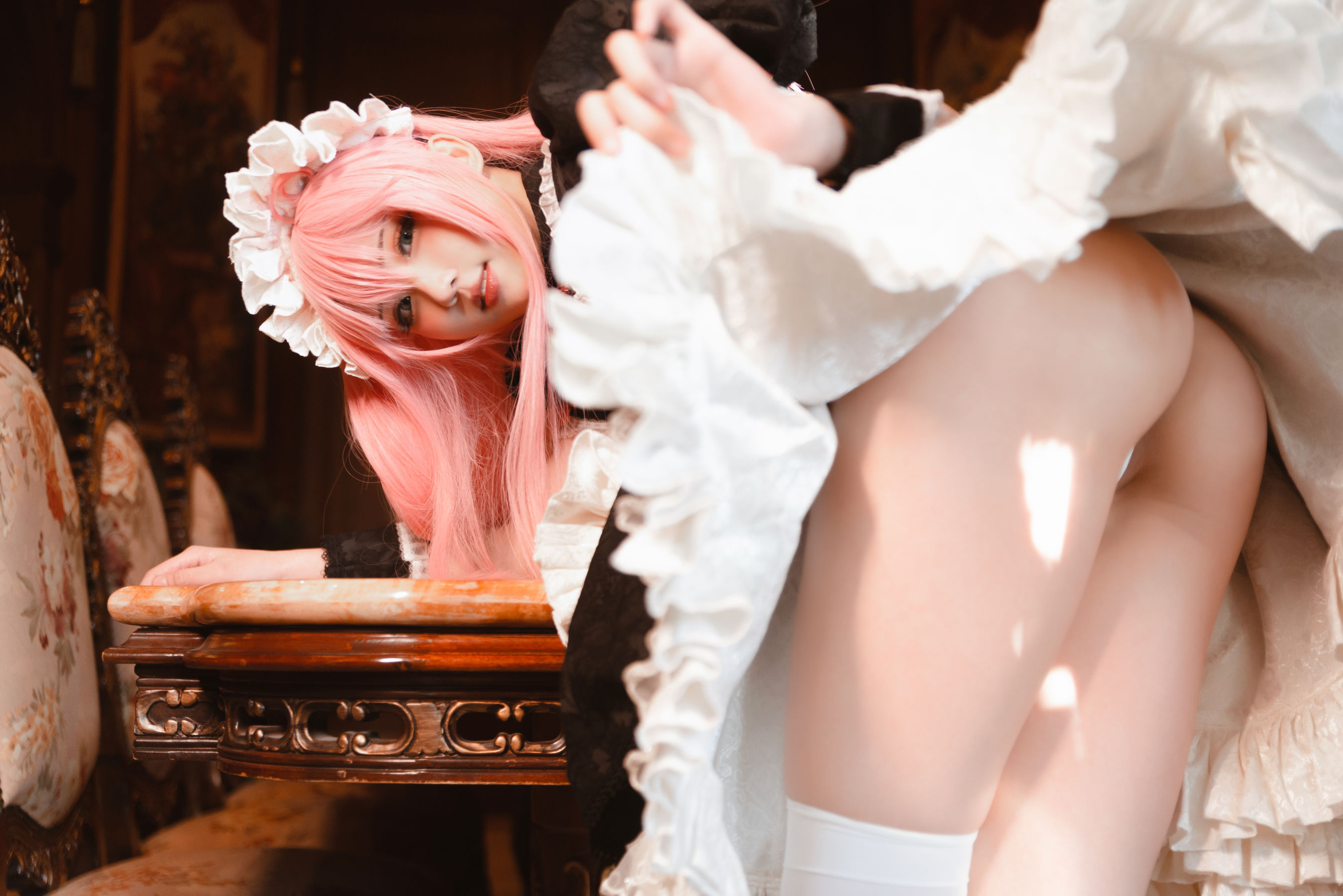 瓦斯塔亚小龙虾 – 女仆 [15P] - 秀人网免费无水印在线套图写真