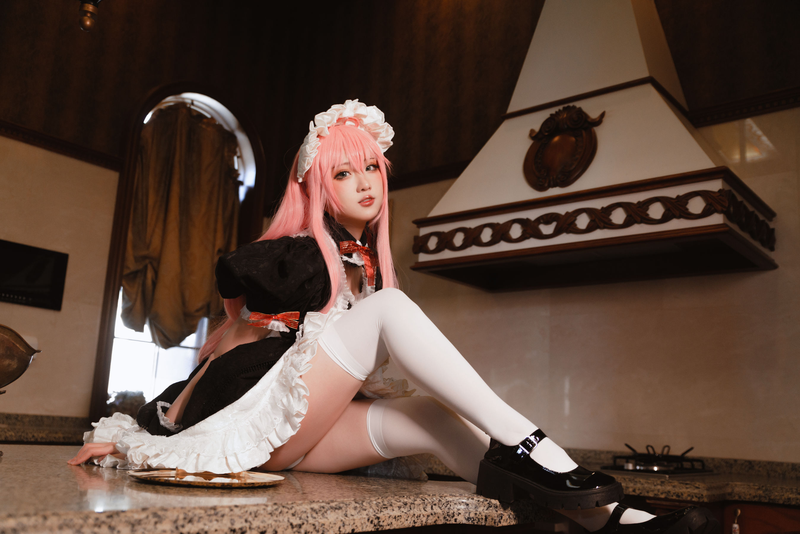 瓦斯塔亚小龙虾 – 女仆 [15P] - 秀人网免费无水印在线套图写真