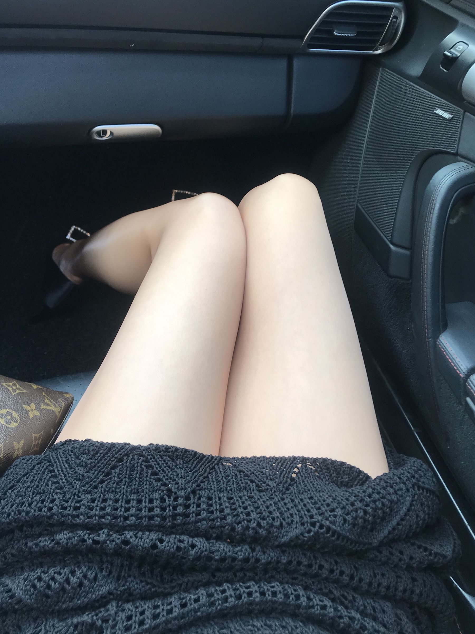 丝足博主麋鹿_Monroe 2020.05.11 双丝斗艳 [15P] - 秀人网免费无水印在线套图写真