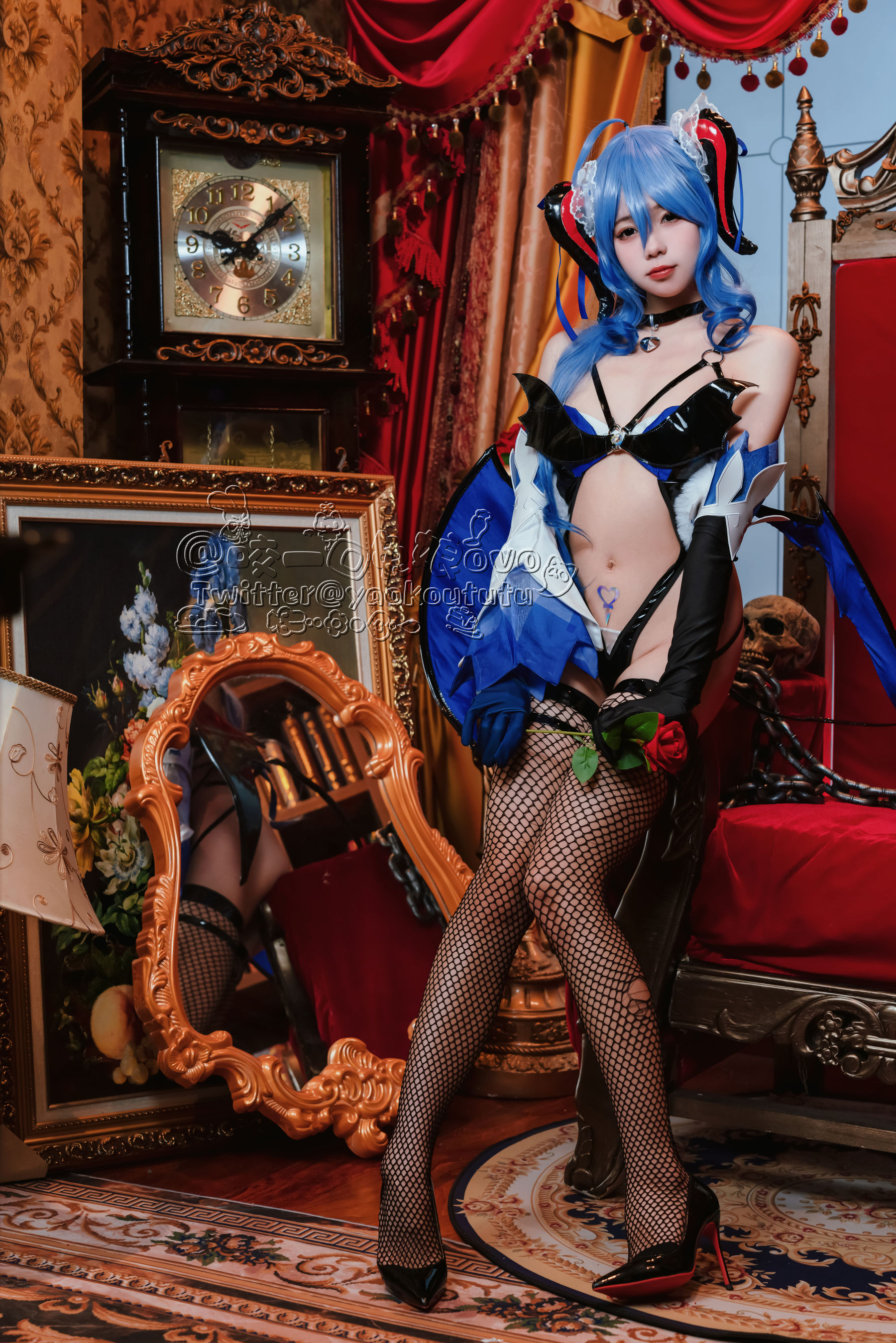 咬一口兔娘 – 甘雨魅魔 [40P] - 秀人网免费无水印在线套图写真