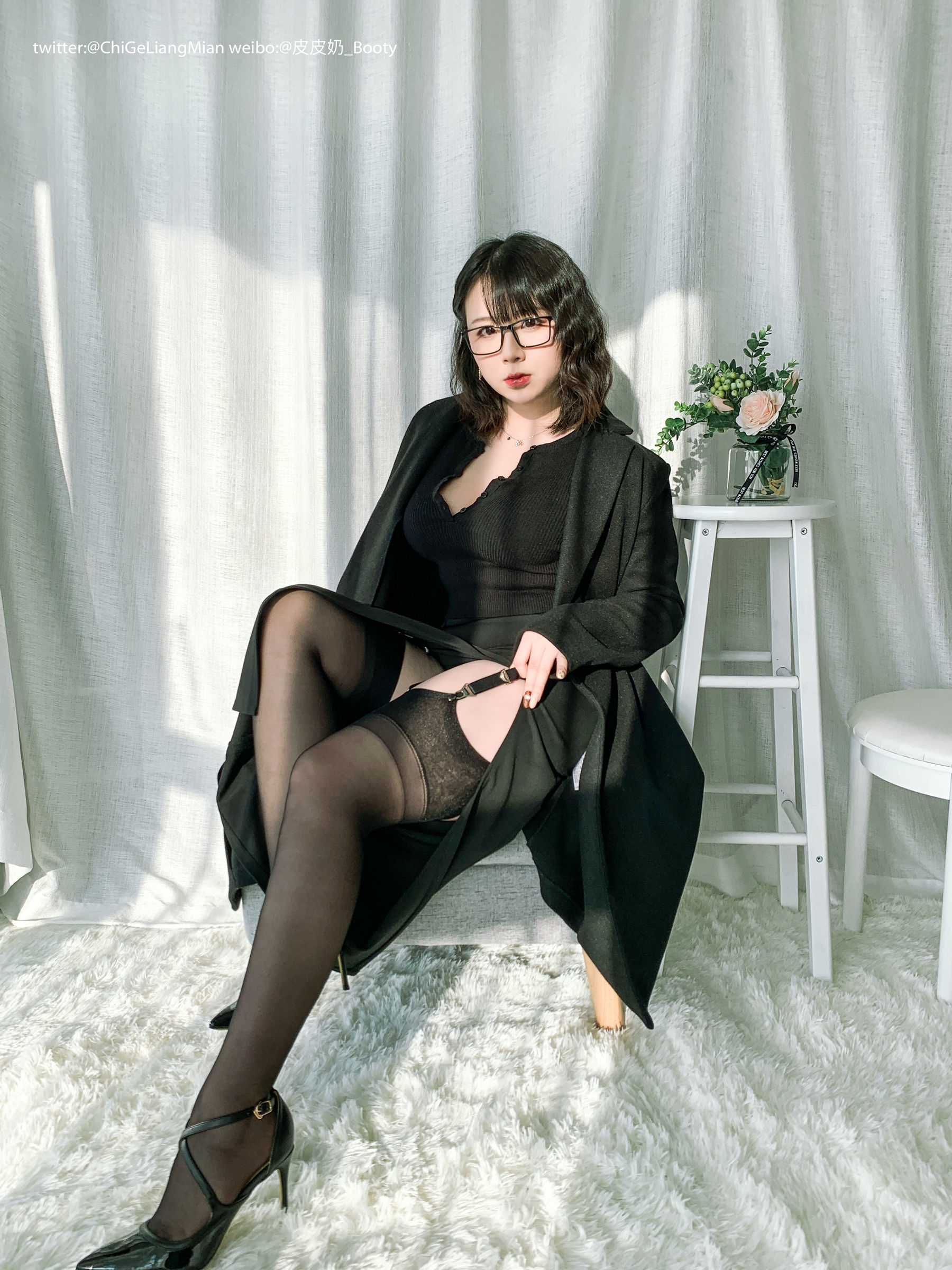 皮皮奶可可爱了啦 黑色OL [120P] - 秀人网免费无水印在线套图写真