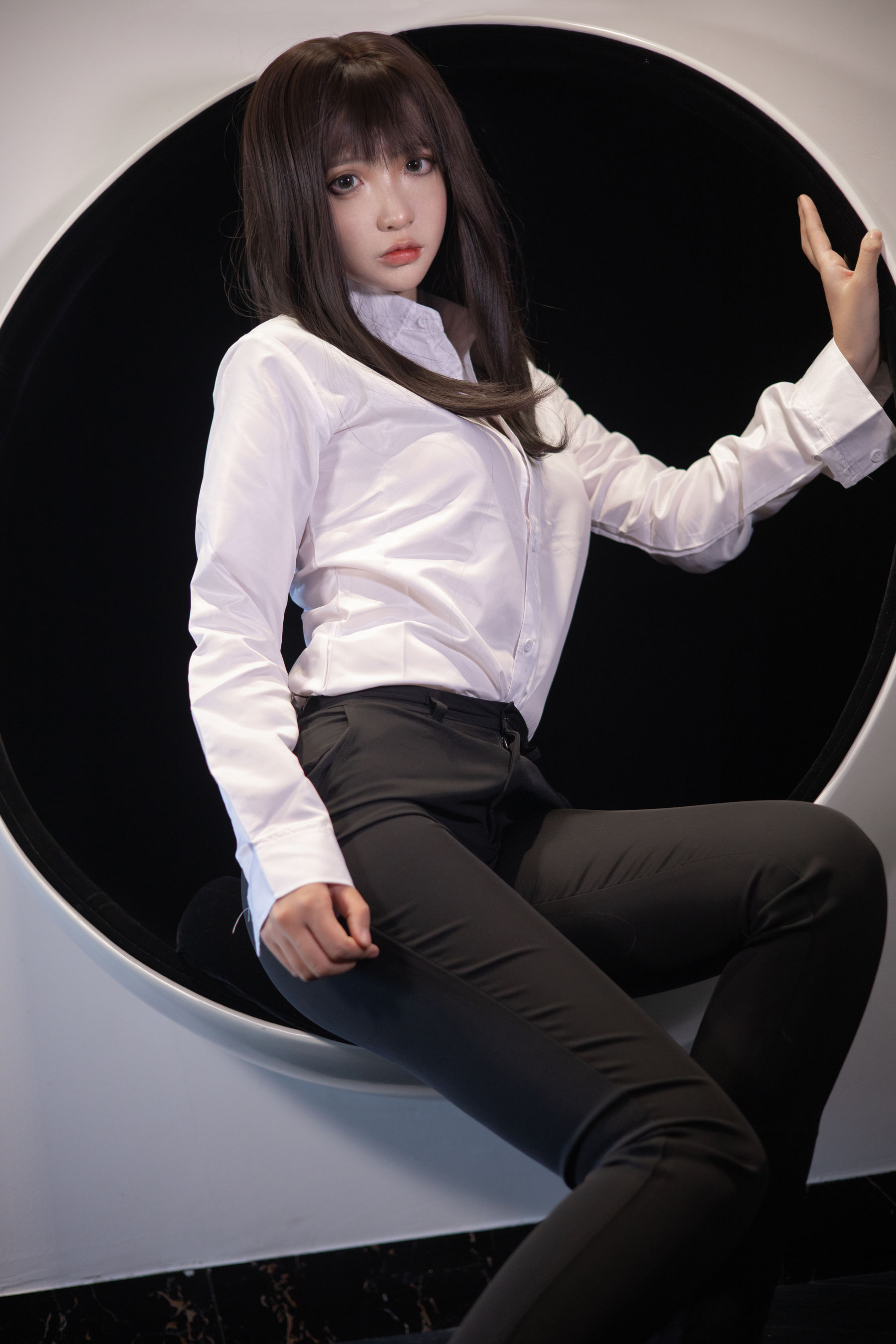 疯猫ss – 职业OL [39P] - 秀人网免费无水印在线套图写真