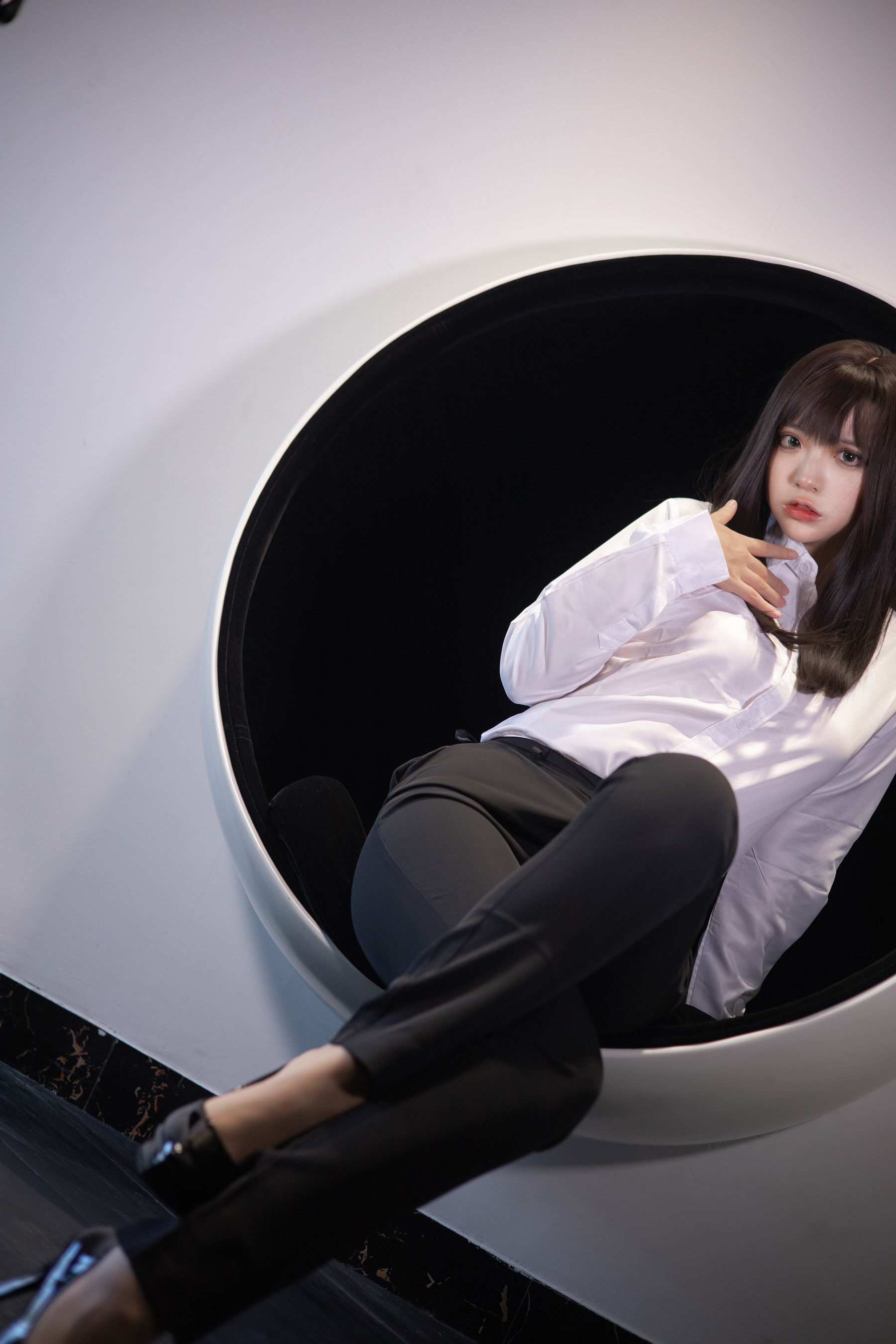 疯猫ss – 职业OL [39P] - 秀人网免费无水印在线套图写真