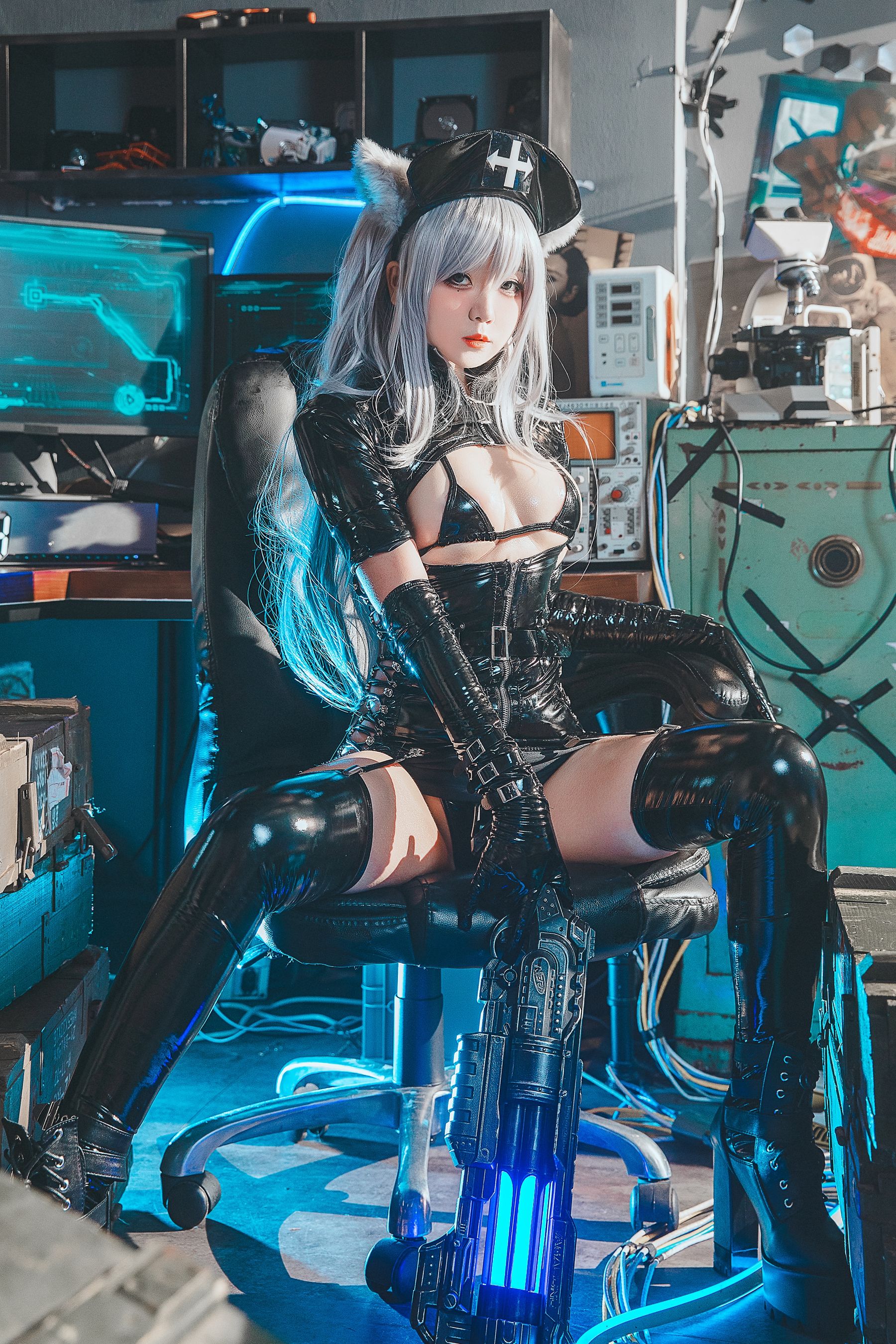 婴儿肥的马爷和tony – 暗黑护士 [18P] - 秀人网免费无水印在线套图写真