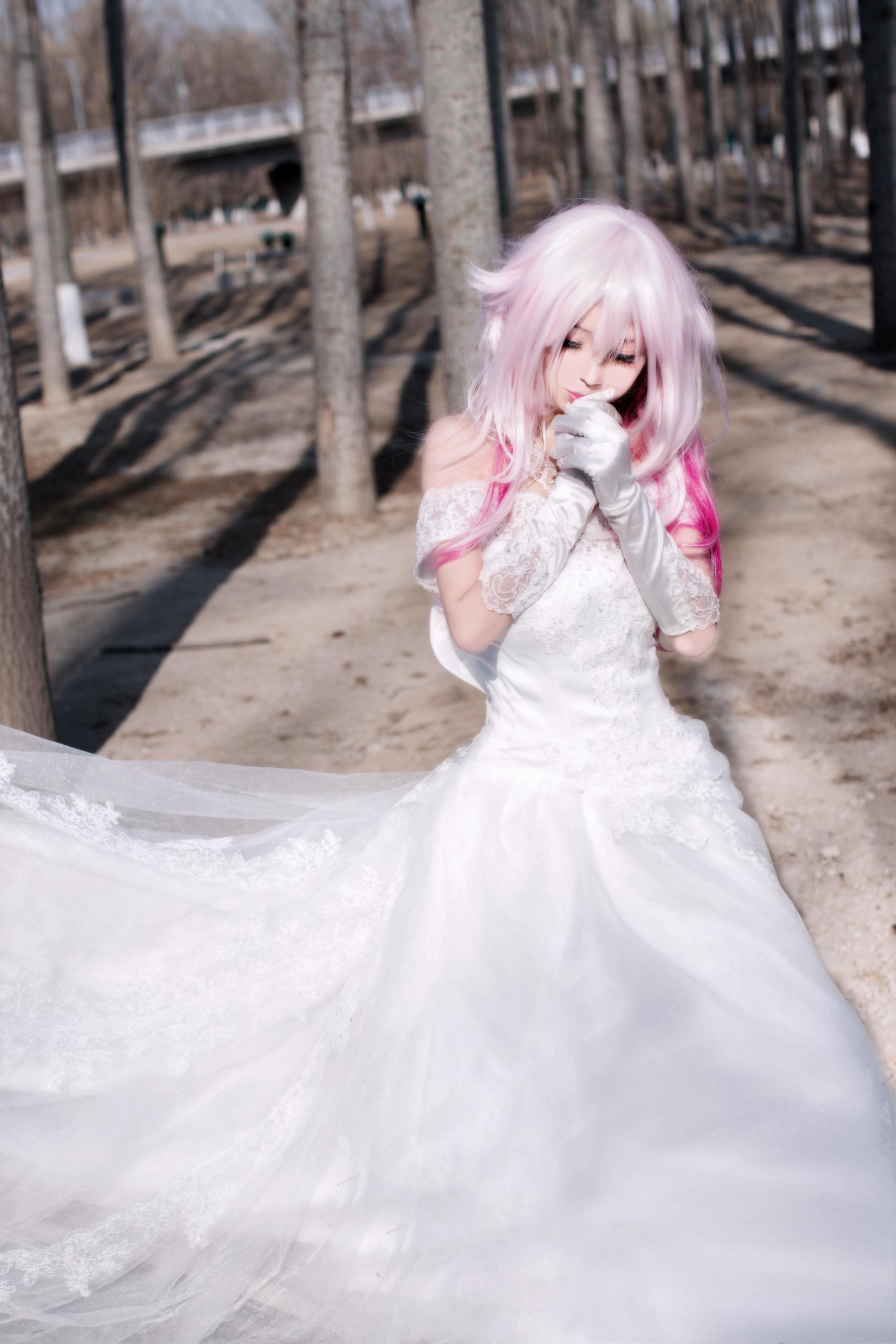 [Cosplay写真] 萌妹白易子教主 – 罪恶王冠 [6P] - 秀人网免费无水印在线套图写真