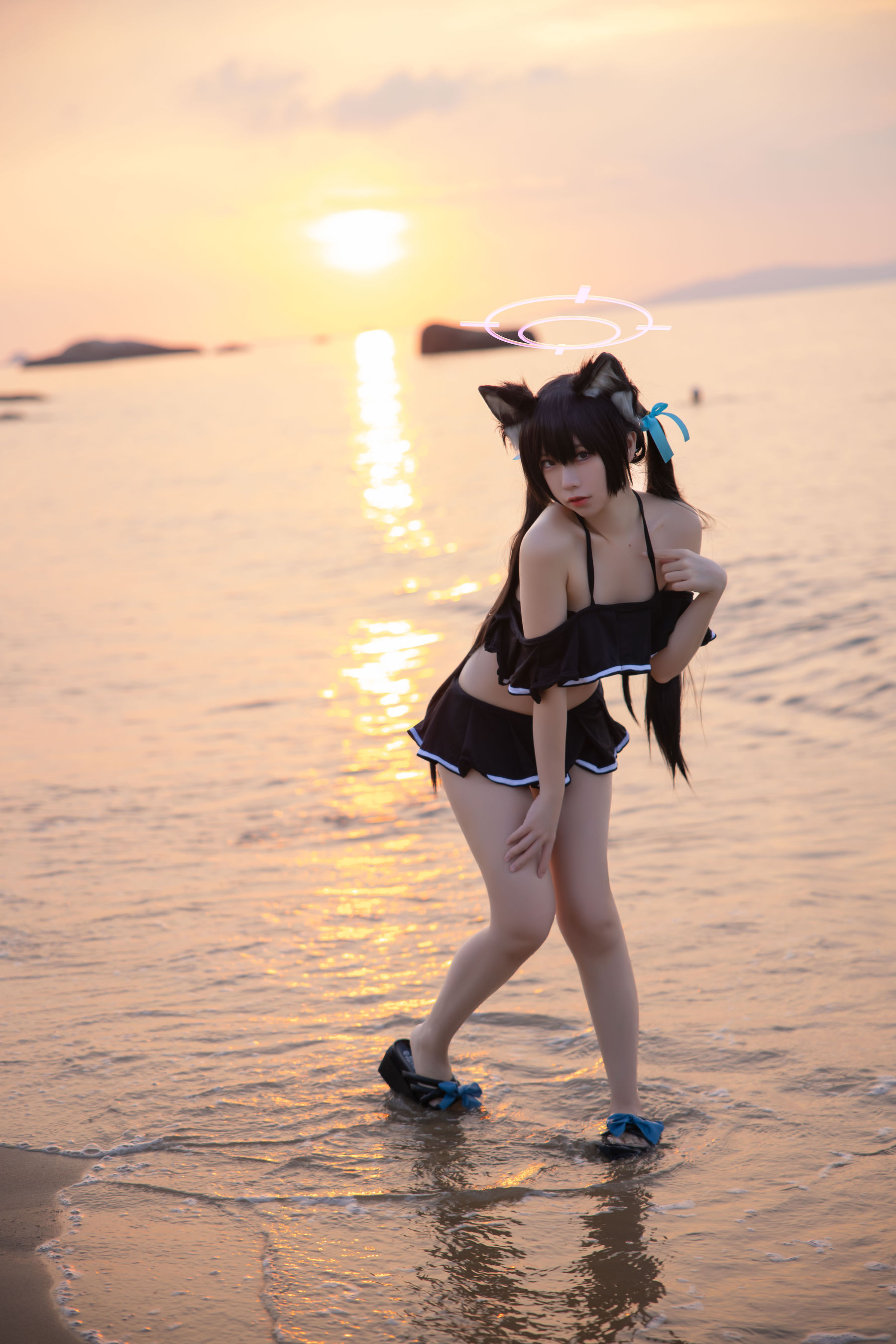 动漫博主G44不会受伤 – 碧蓝档案 黑見芹香 海边泳装 [20P] - 秀人网免费无水印在线套图写真