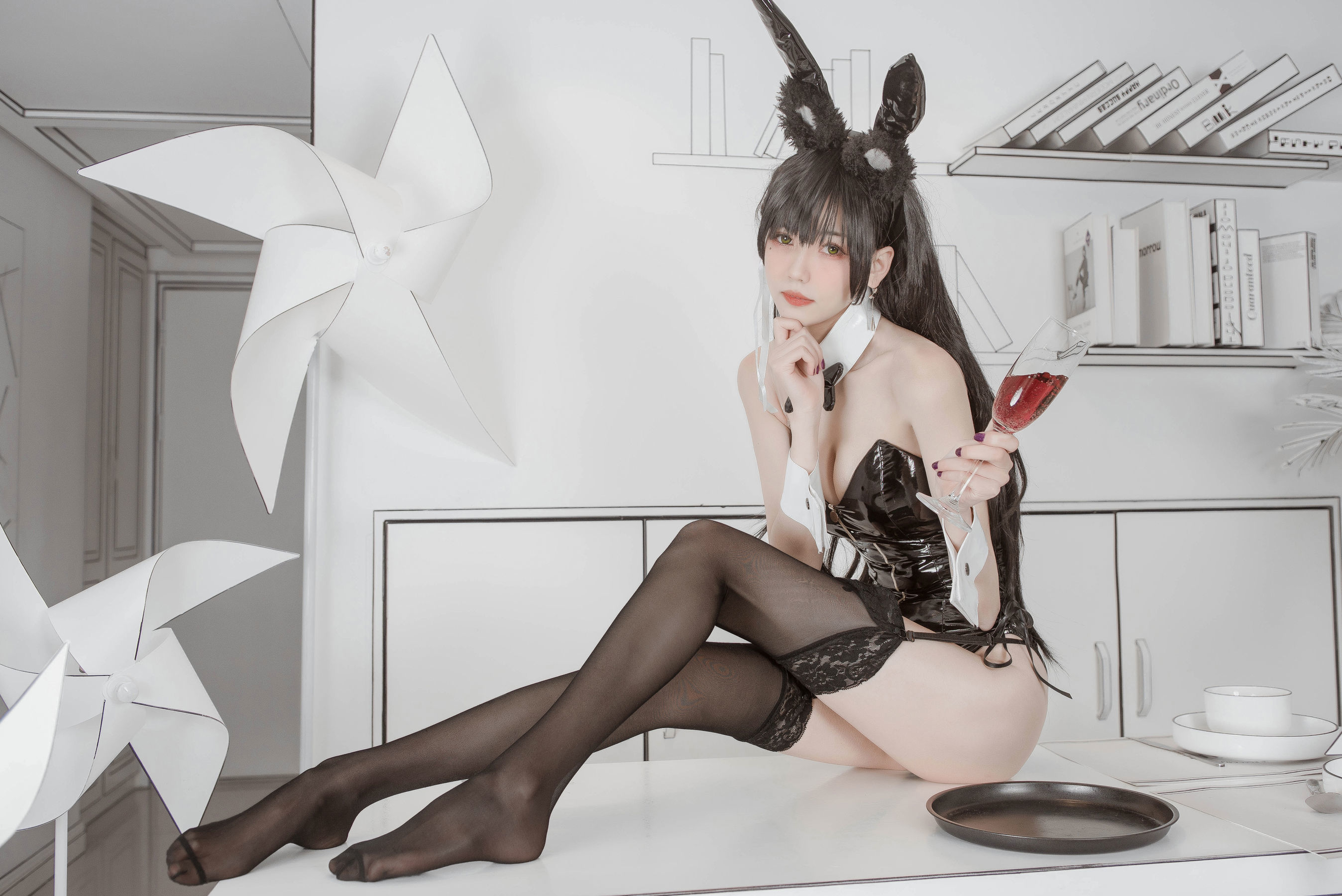 小妖精你的负卿 爱宕兔女郎 [30P] - 秀人网免费无水印在线套图写真