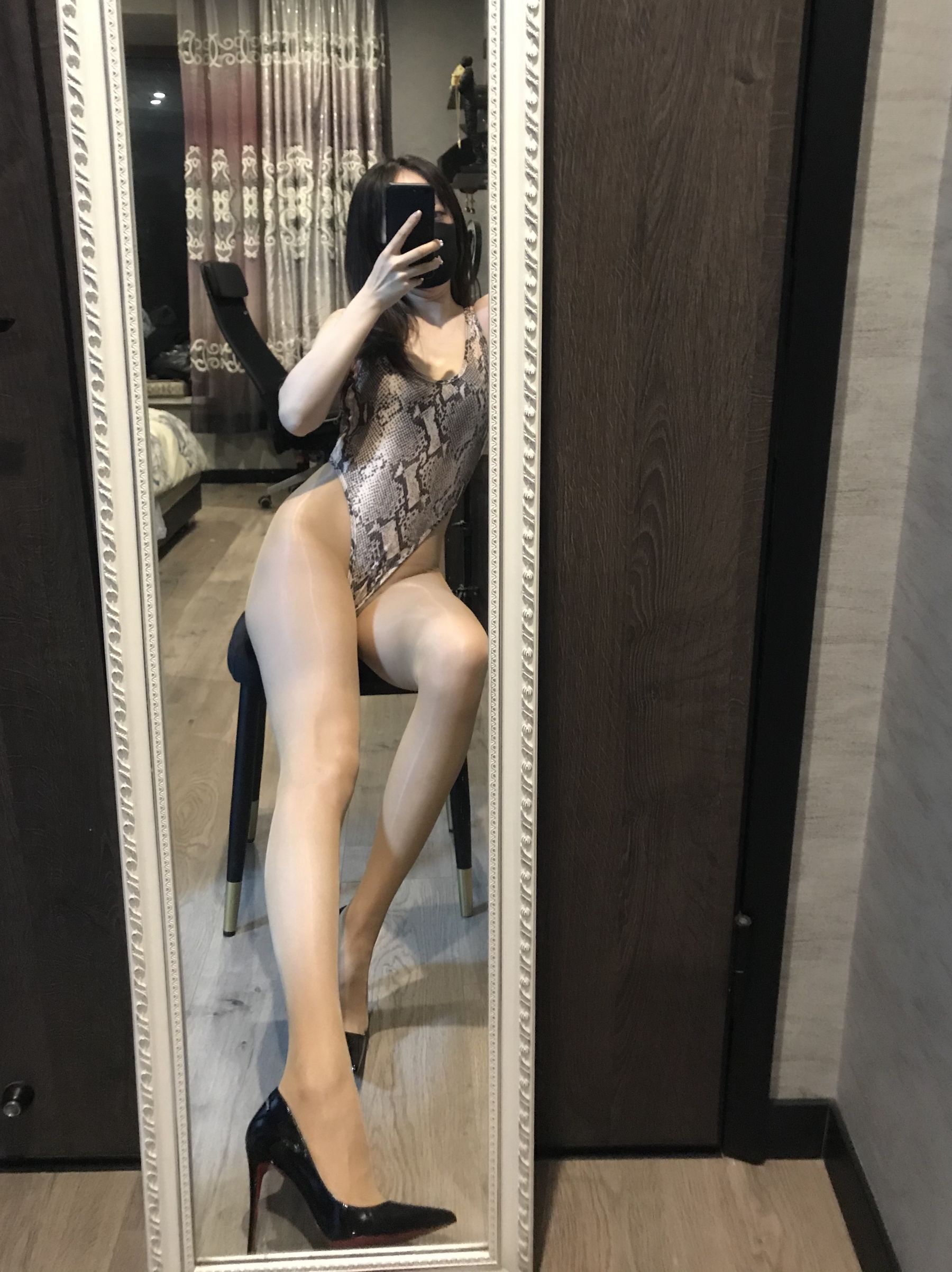 丝足博主麋鹿_Monroe 2020.06.20 丝享 [29P] - 秀人网免费无水印在线套图写真