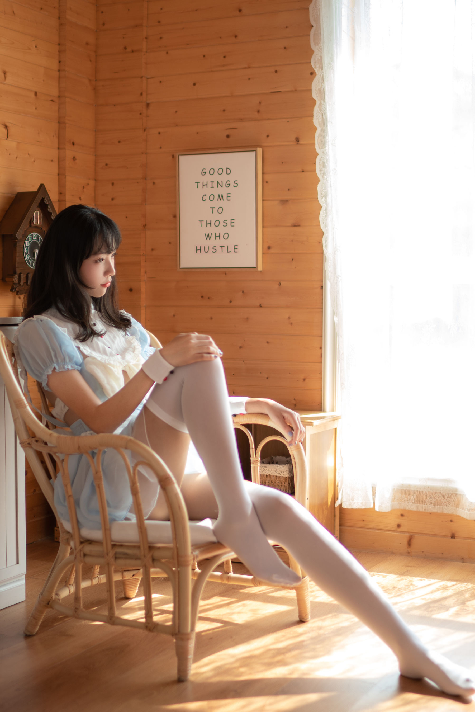 清纯妹子西瓜 – 蓝白女仆 [26P] - 秀人网免费无水印在线套图写真