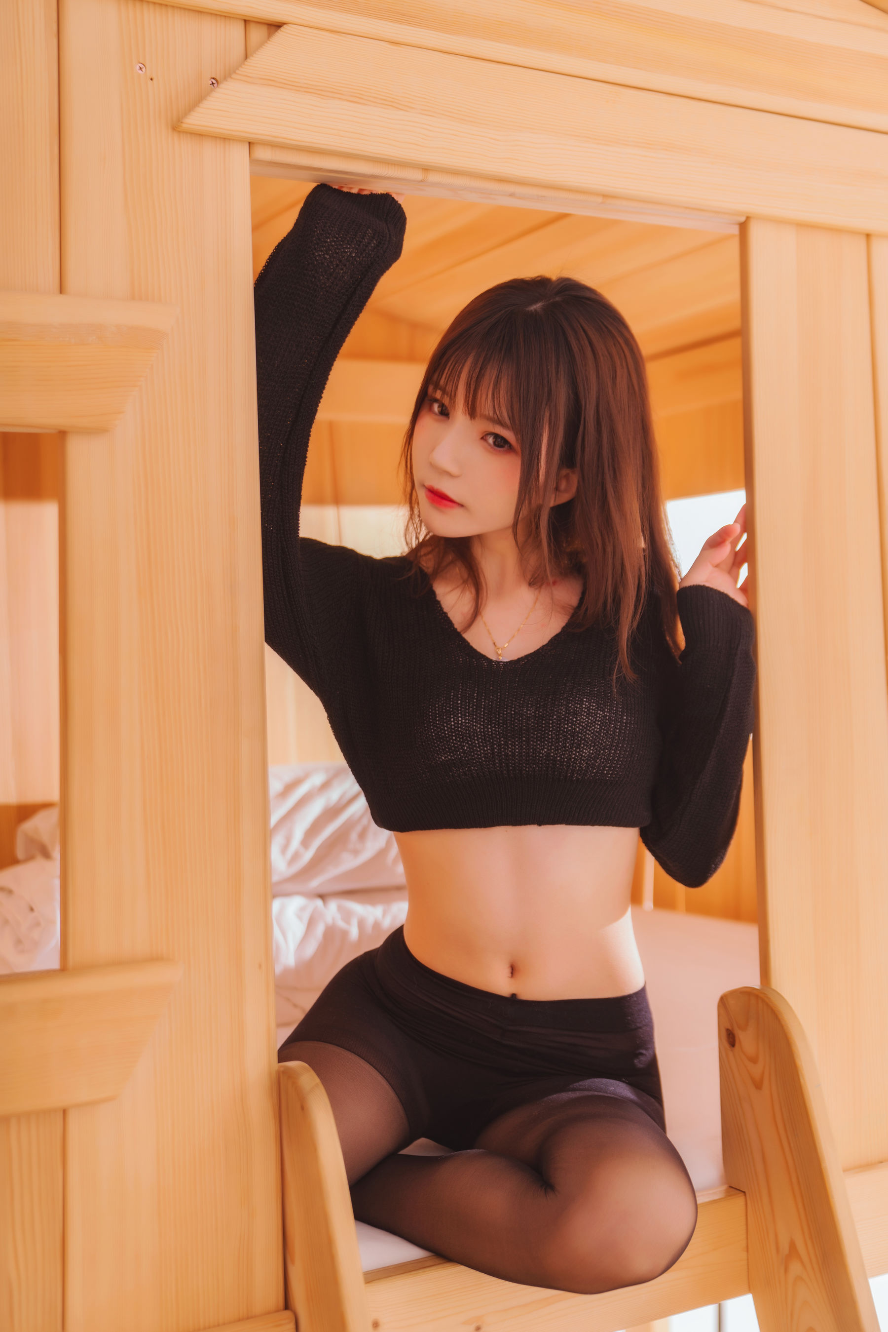 桜桃喵 黑&#038;白 之 性感黑 [32P] - 秀人网免费无水印在线套图写真