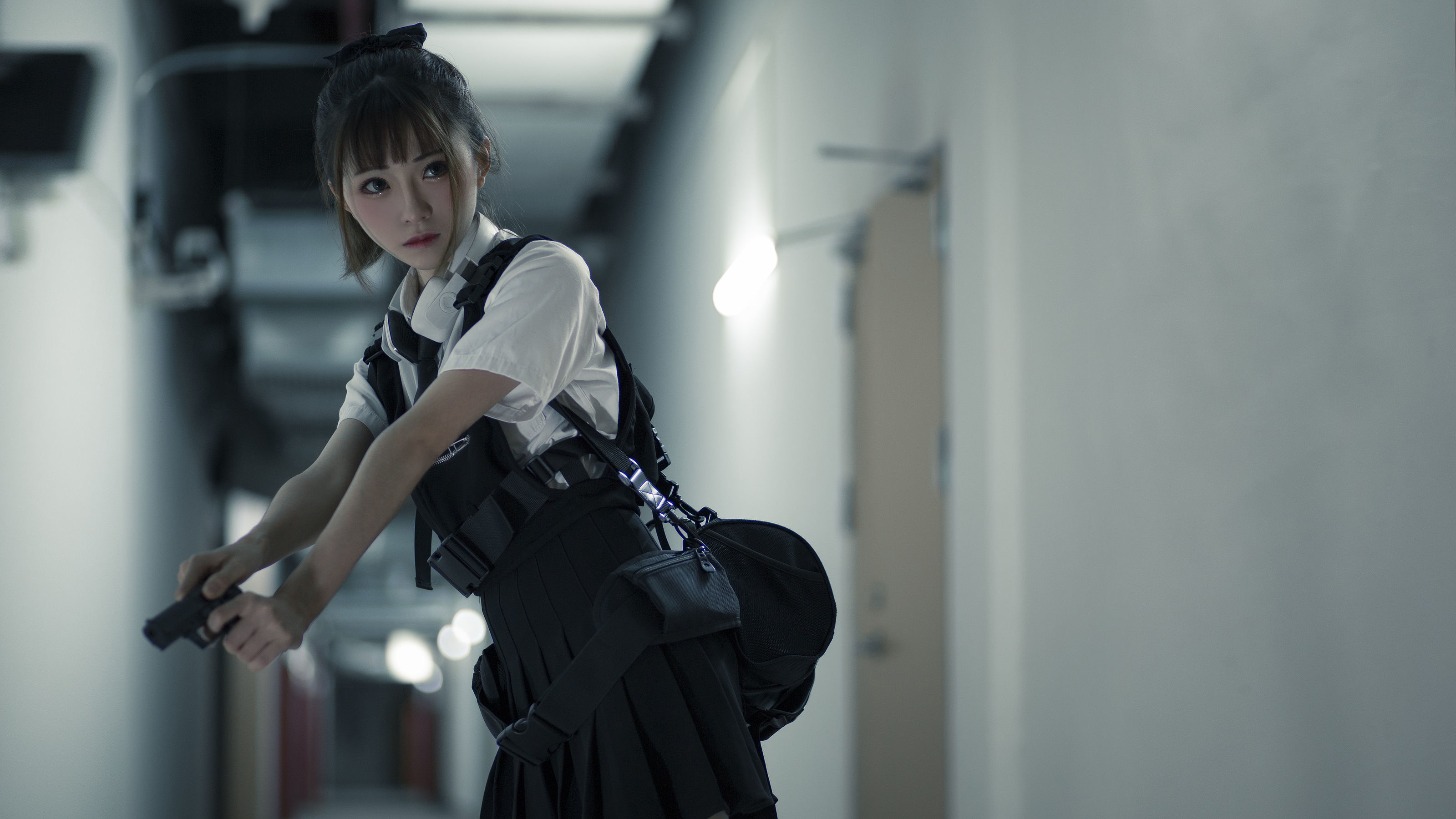 动漫博主Kitaro_绮太郎 束手就擒 [13P] - 秀人网免费无水印在线套图写真