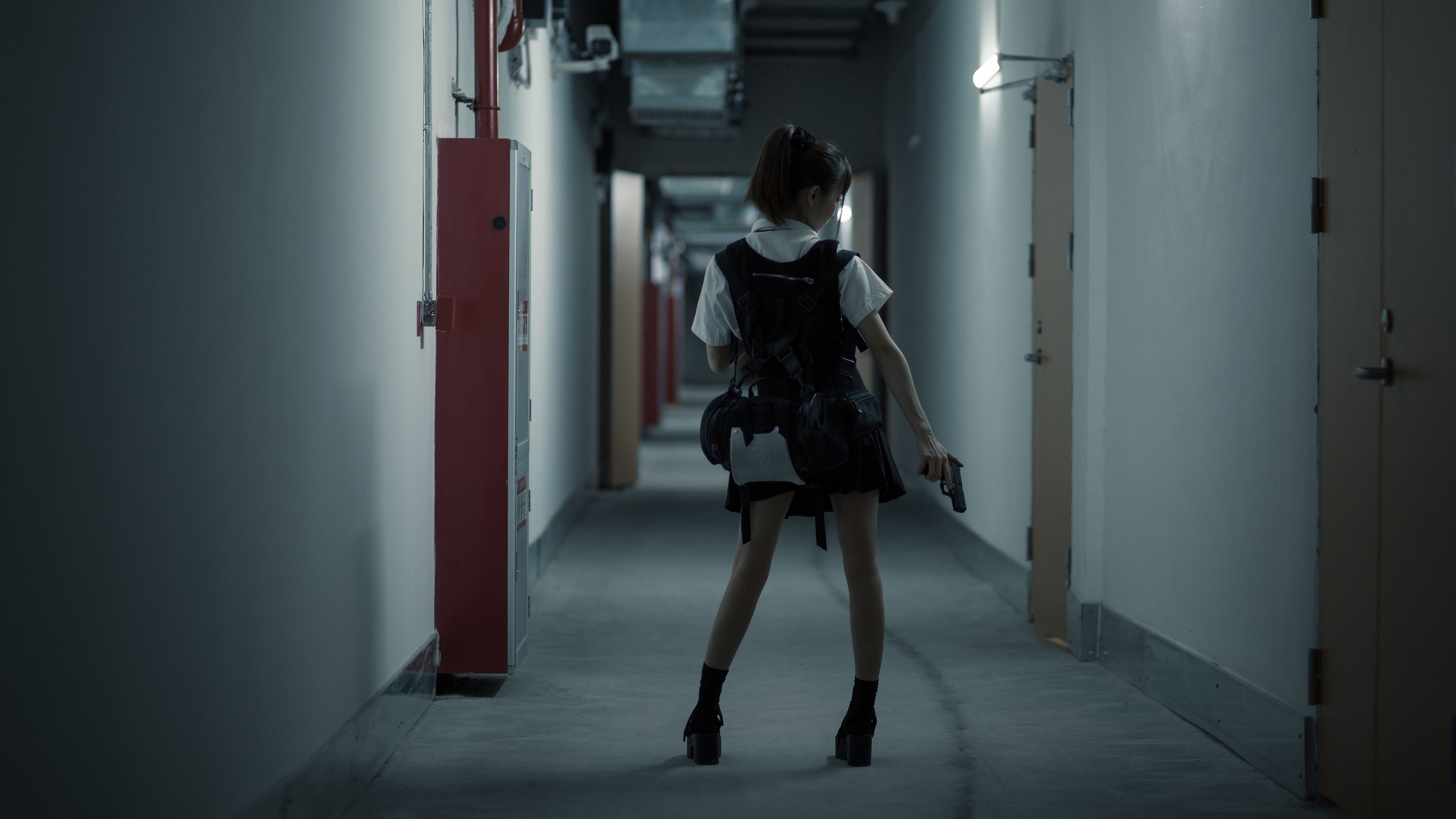 动漫博主Kitaro_绮太郎 束手就擒 [13P] - 秀人网免费无水印在线套图写真